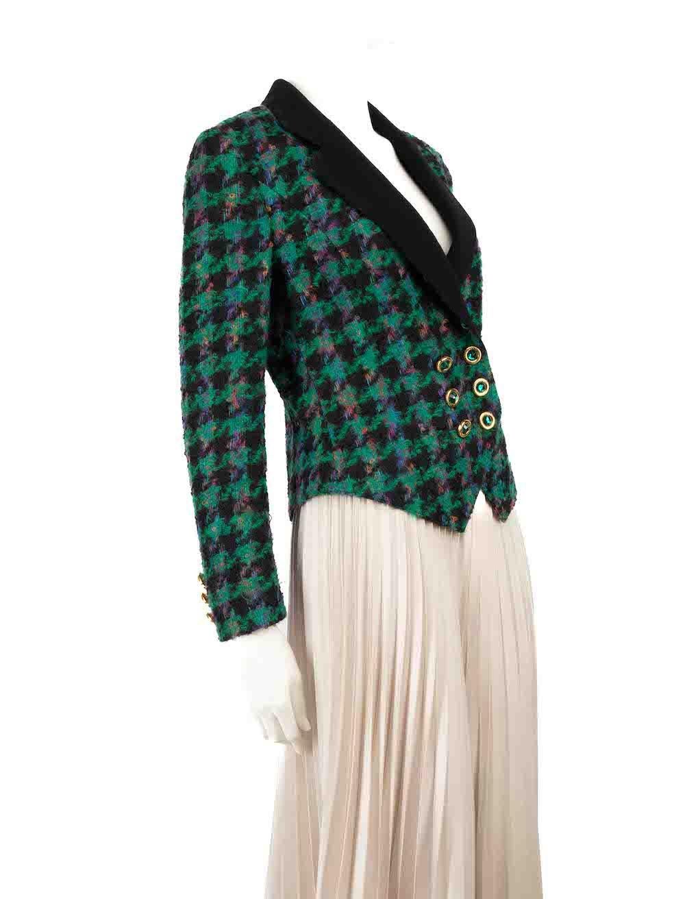 CONDITION is Very good. Minimal wear to blazer is evident. Minimal wear to both sleeves with plucks and pilling to the weave on this used Louis Fèraud designer resale item.
 
 
 
 Details
 
 
 Green
 
 Mohair
 
 Blazer
 
 Tartan pattern
 
 Double