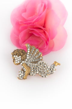 Louis Feraud hairclip cherub