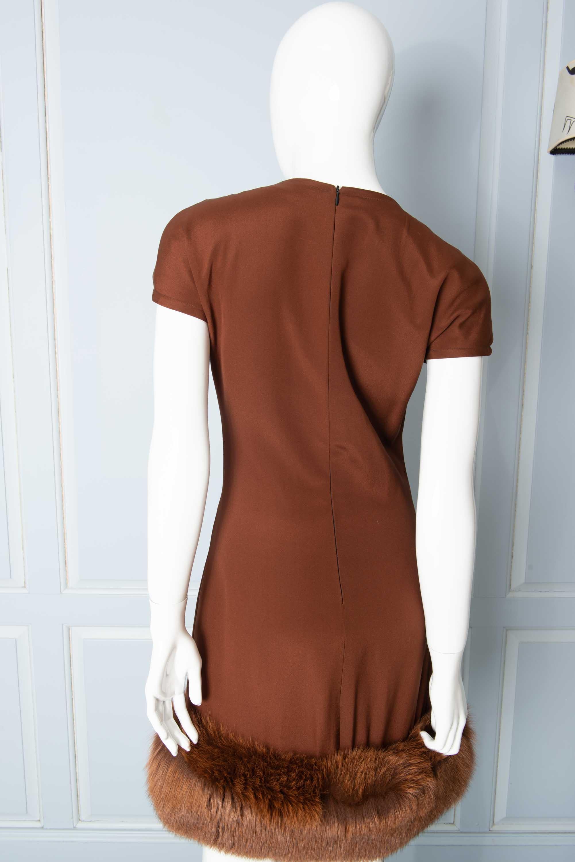 Louis Feraud Haute Couture Kleid und Mantel aus brauner Seide:: Kaschmir:: Fuchspelz 8