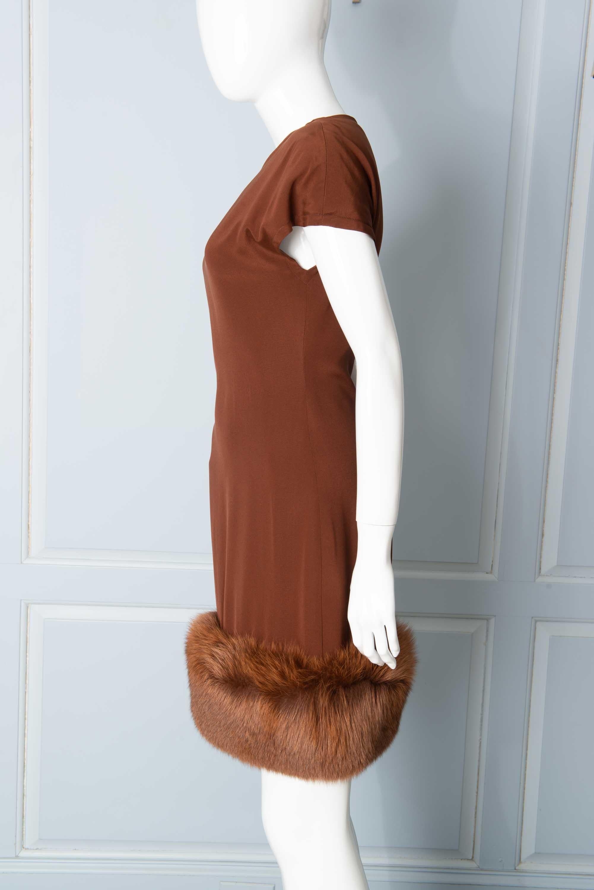 Louis Feraud Haute Couture Kleid und Mantel aus brauner Seide:: Kaschmir:: Fuchspelz 11