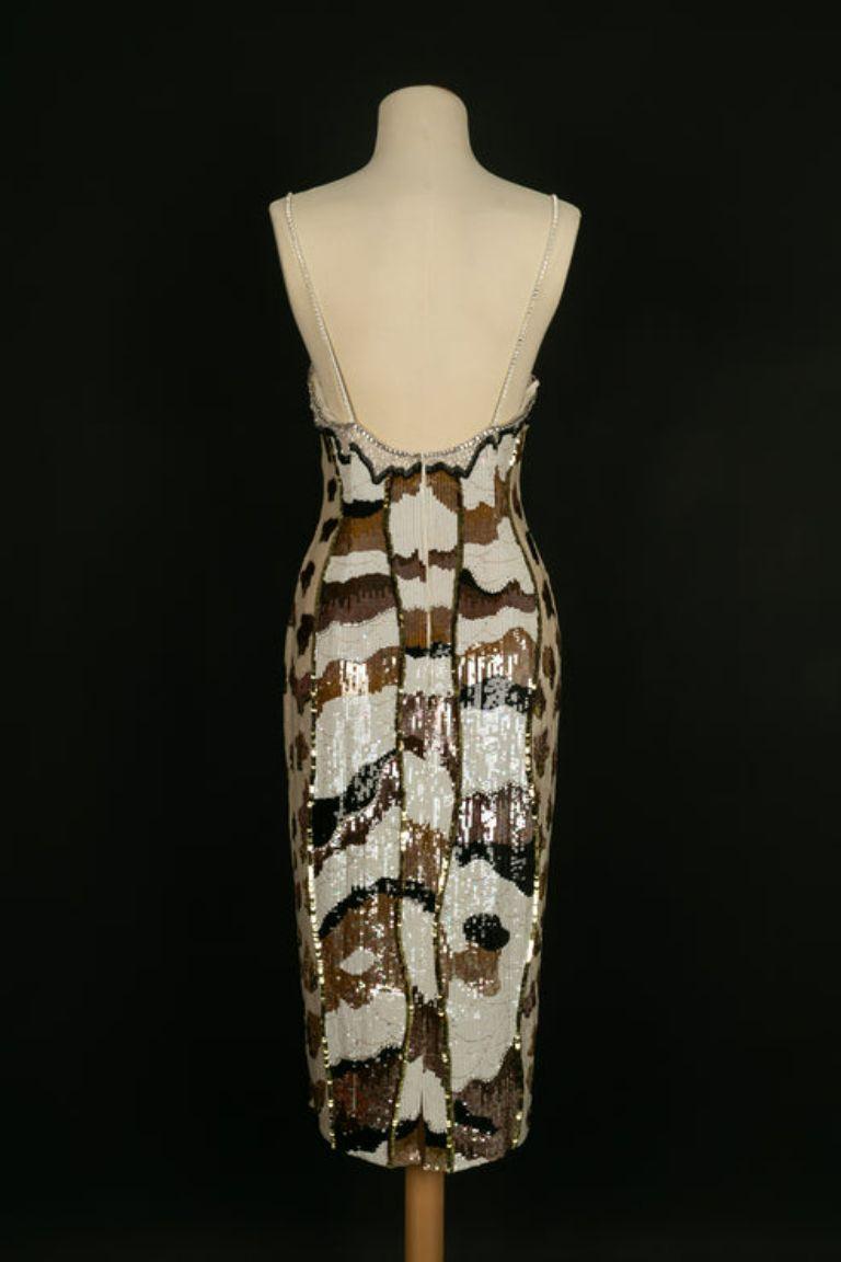 Marron Louis Féraud Robe Haute Couture en mousseline brodée de paillettes en vente