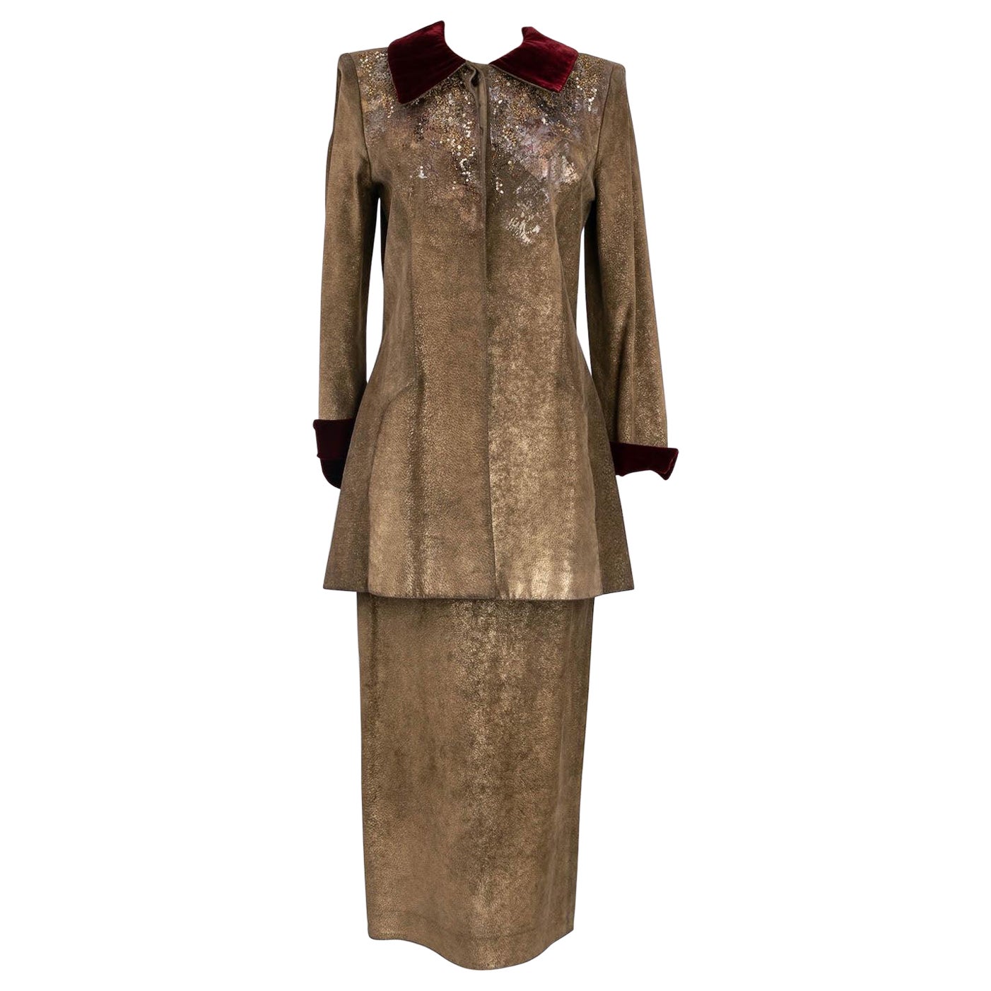 Louis Féraud Haute Couture Ensemble en daim orné de perles