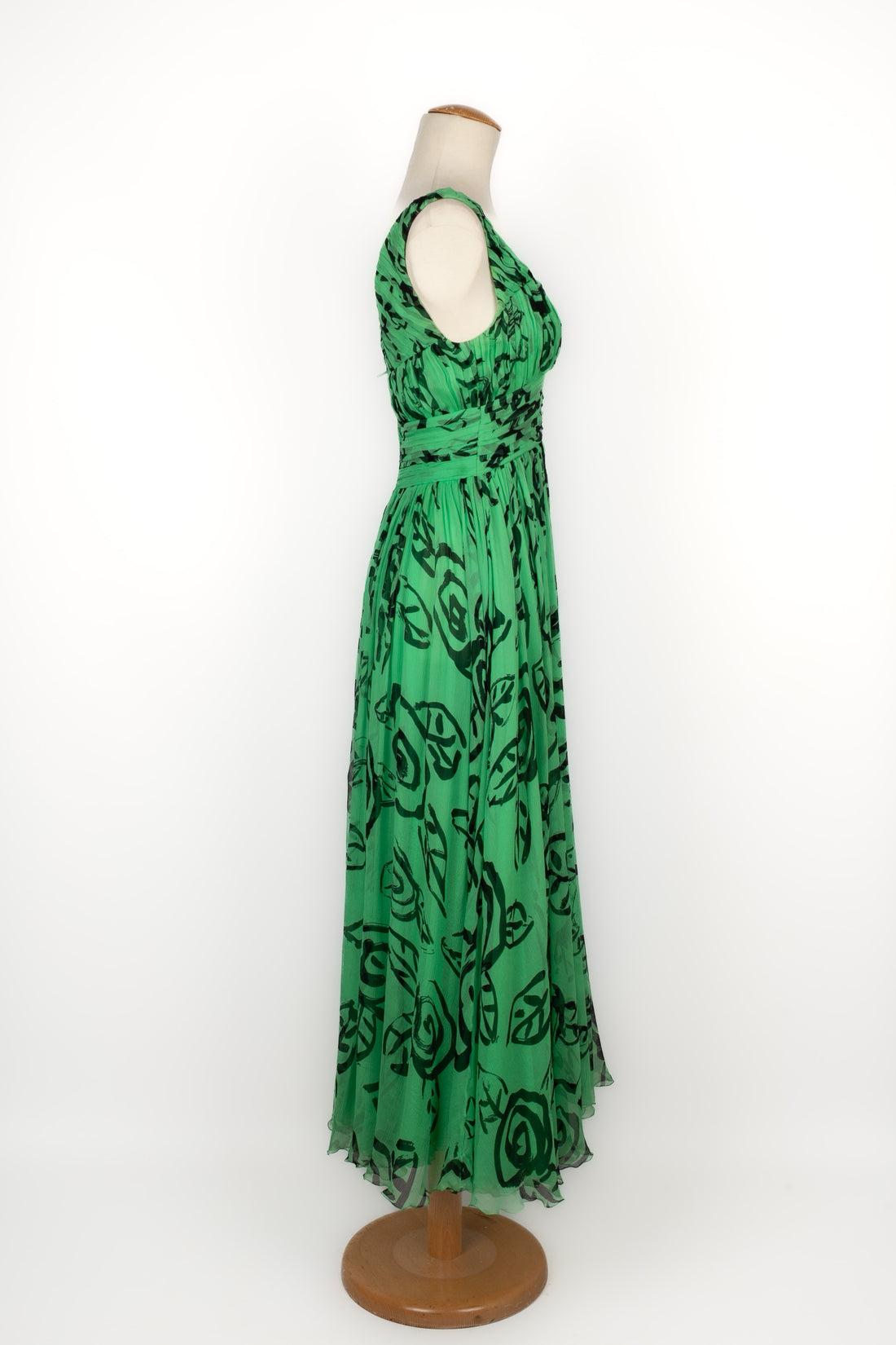 Louis Feraud Long Black and Green Muslin Printed Dress In Good Condition For Sale In SAINT-OUEN-SUR-SEINE, FR