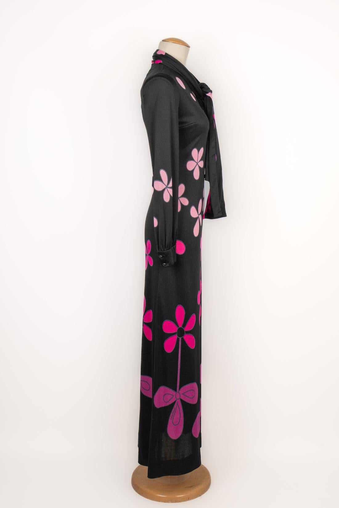 Louis Feraud Long Black Dress with Pink Flowers In Excellent Condition For Sale In SAINT-OUEN-SUR-SEINE, FR