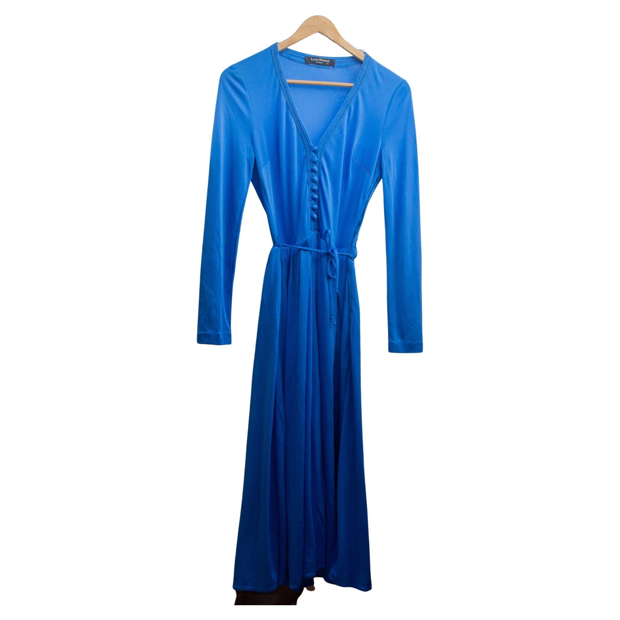 Louis Féraud Paris 1970's Klein blauer Jersey tiefes V-Ausschnitt Midi-Schlagkleid  im Angebot