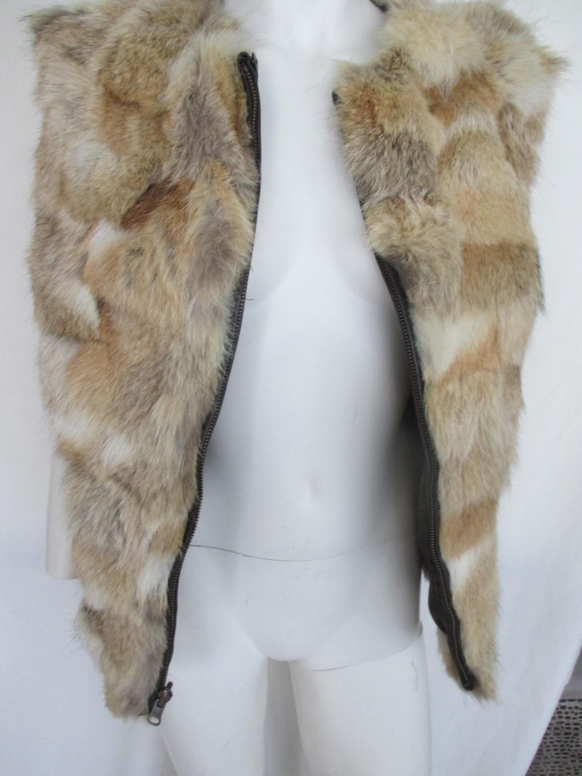 Louis Feraud Paris Gilet Fox Fur In Good Condition For Sale In Amsterdam, NL