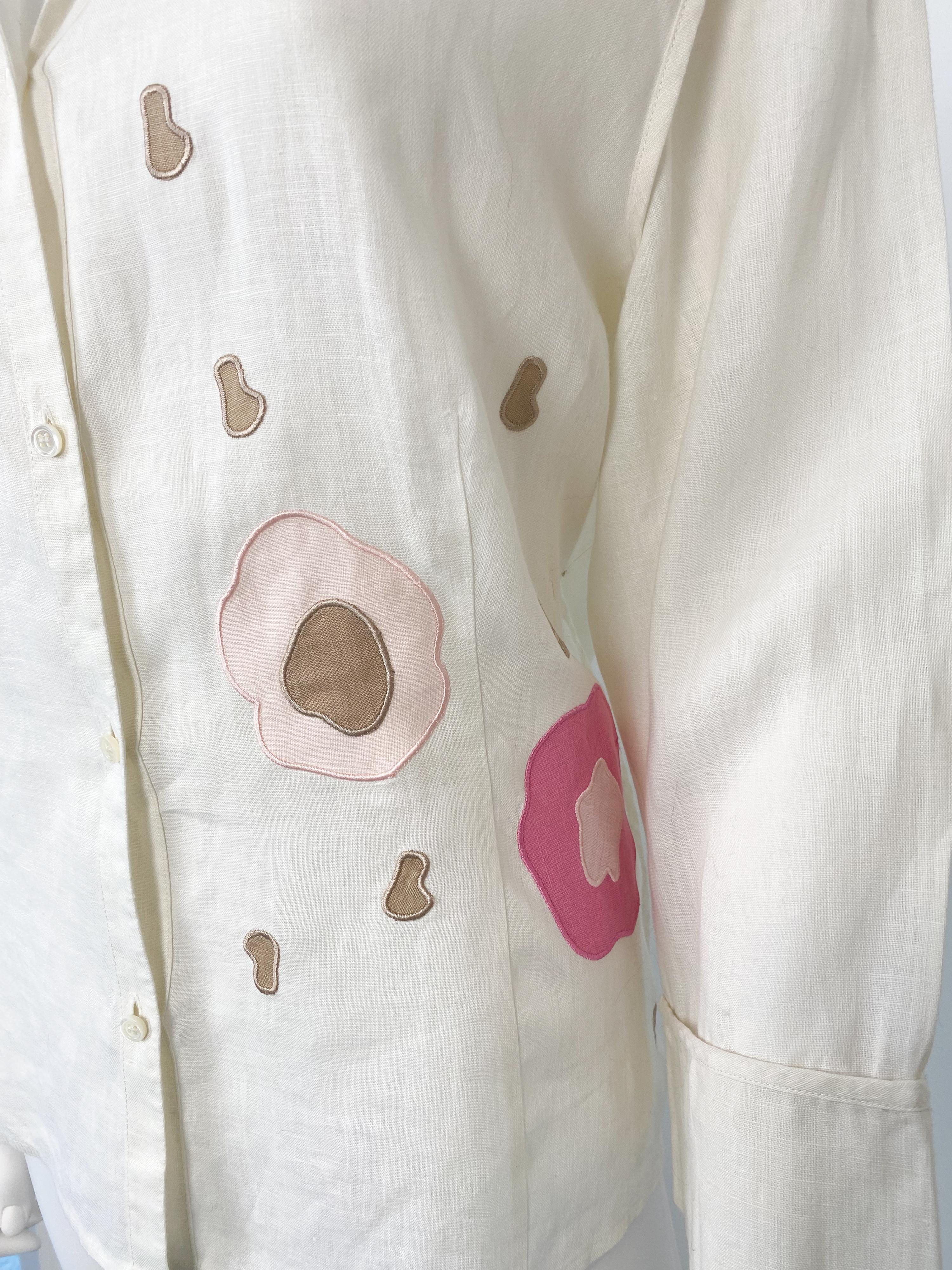 Louis Feraud Paris, camicetta in lino e cotone con ricamo taglia 10/12 in vendita 2