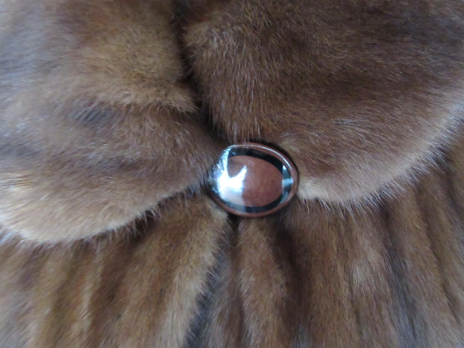 Louis Feraud Paris Mink Fur Coat In Good Condition For Sale In Amsterdam, NL