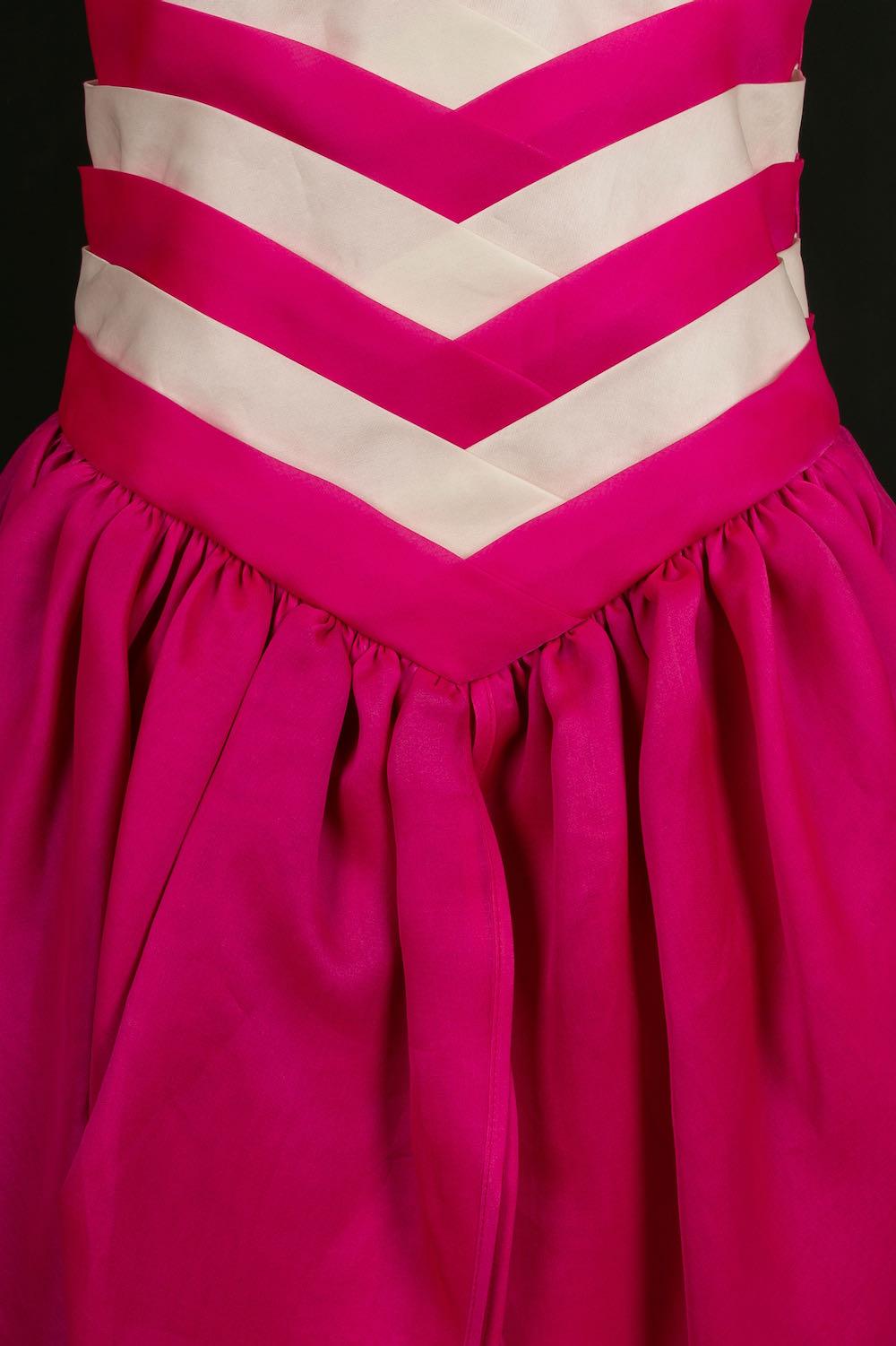 Louis Féraud Rosa und Weißes Organdy-Kleid im Angebot 1