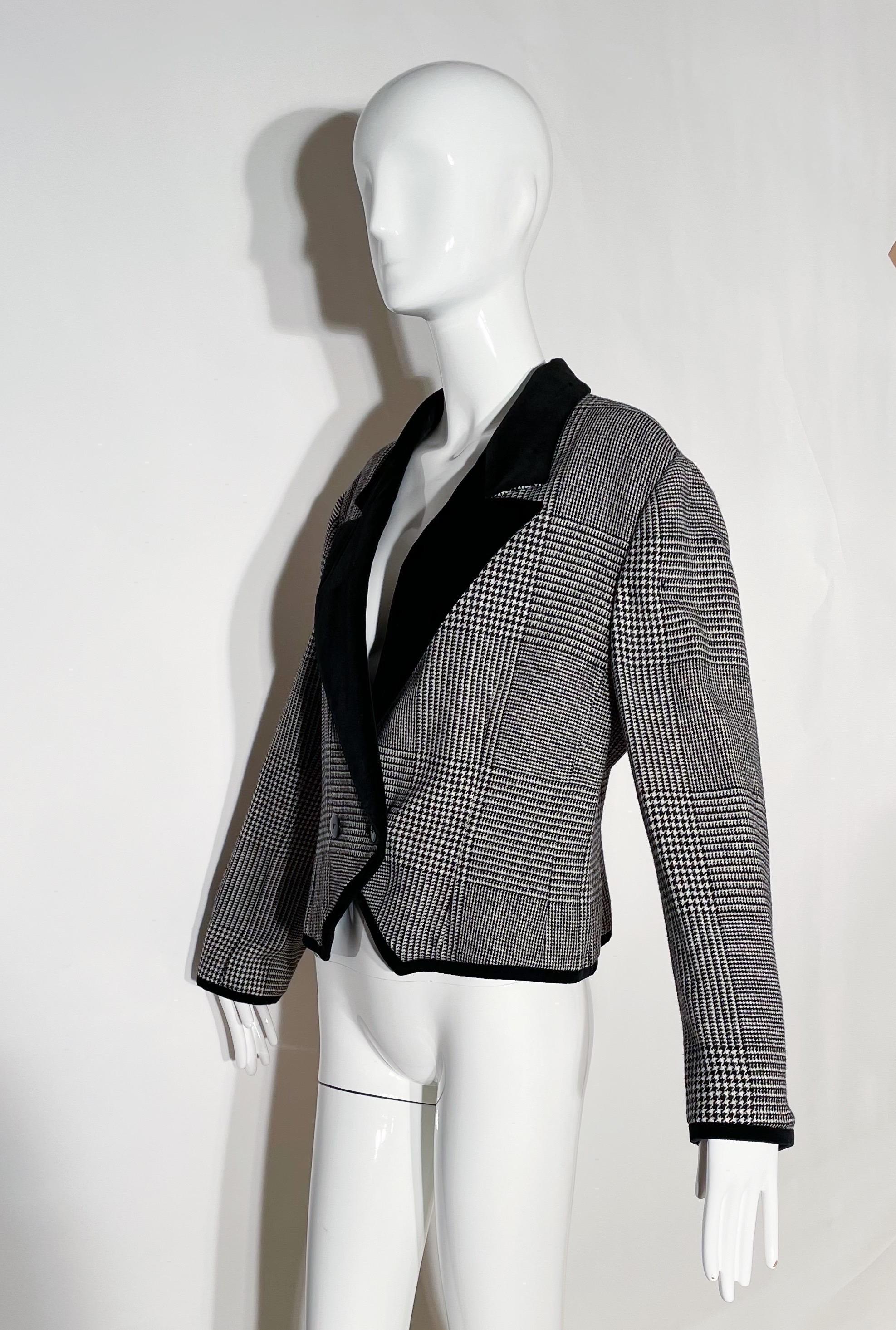 Women's or Men's Louis Feraud Plaid Cropped Blazer For Sale
