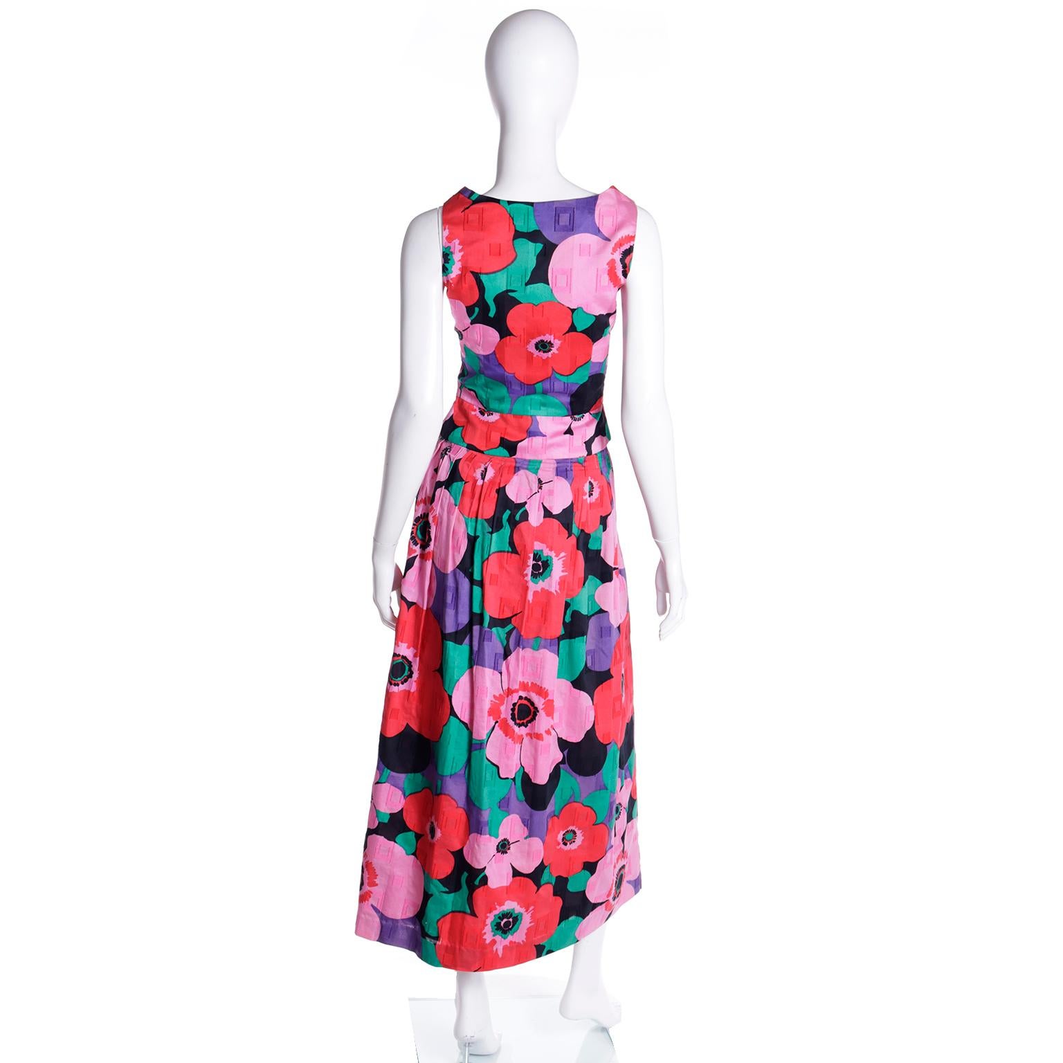 Louis Feraud Vintage 1870er Helles, geblümtes 2-teiliges Vintage-Kleid mit Blick auf ein Boo Top & Maxirock im Zustand „Hervorragend“ im Angebot in Portland, OR