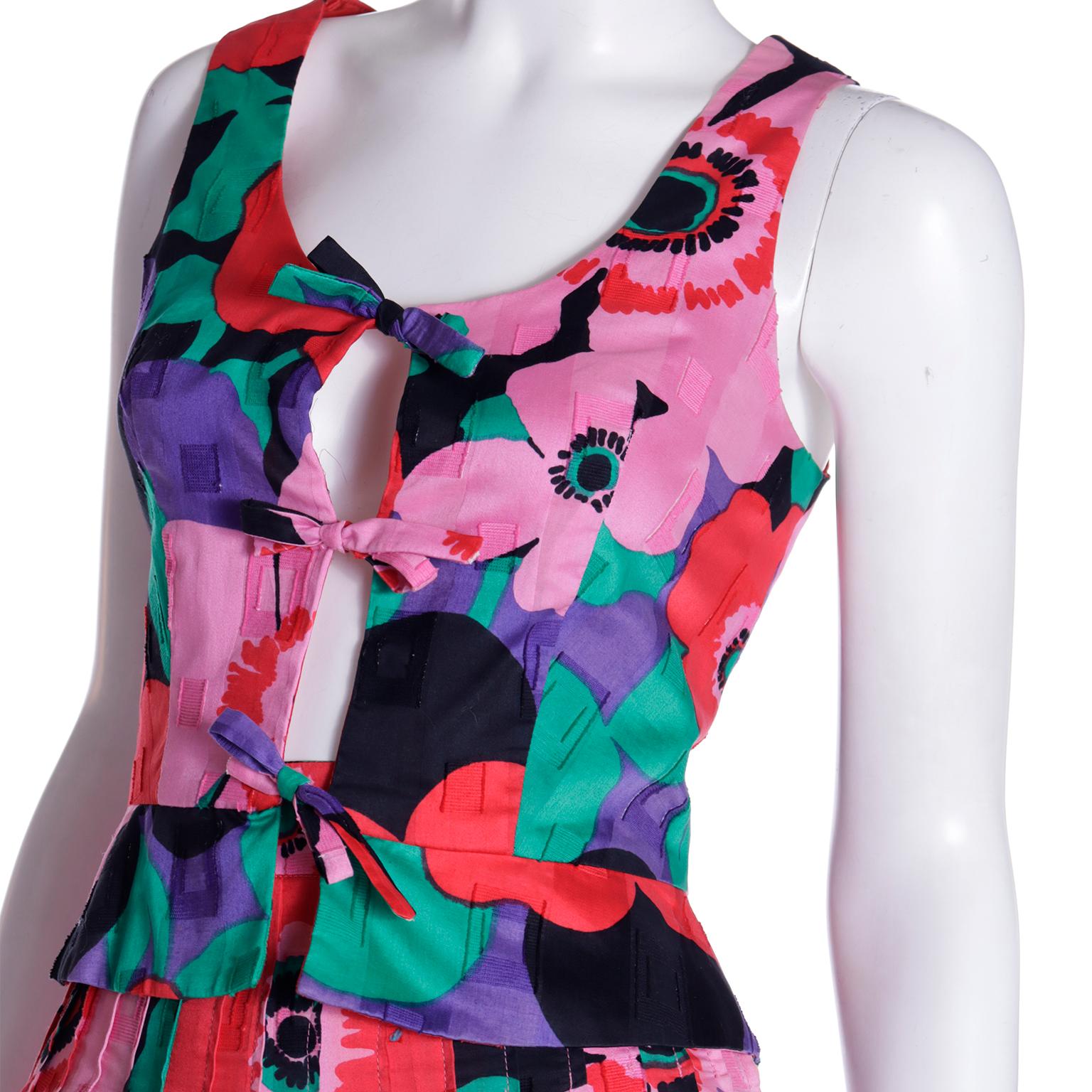 Louis Feraud Vintage 1870er Helles, geblümtes 2-teiliges Vintage-Kleid mit Blick auf ein Boo Top & Maxirock im Angebot 1