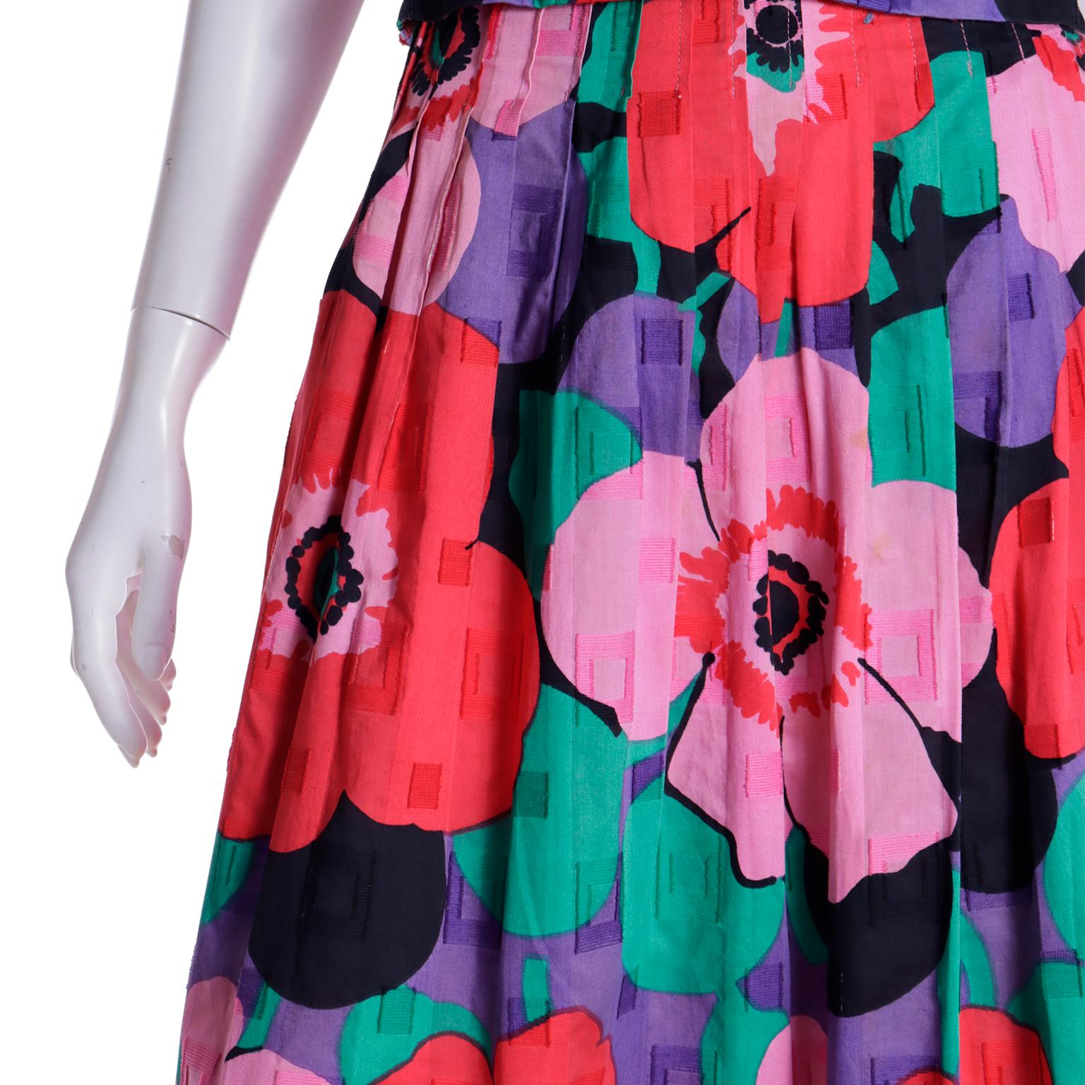 Louis Feraud Vintage 1870er Helles, geblümtes 2-teiliges Vintage-Kleid mit Blick auf ein Boo Top & Maxirock im Angebot 3