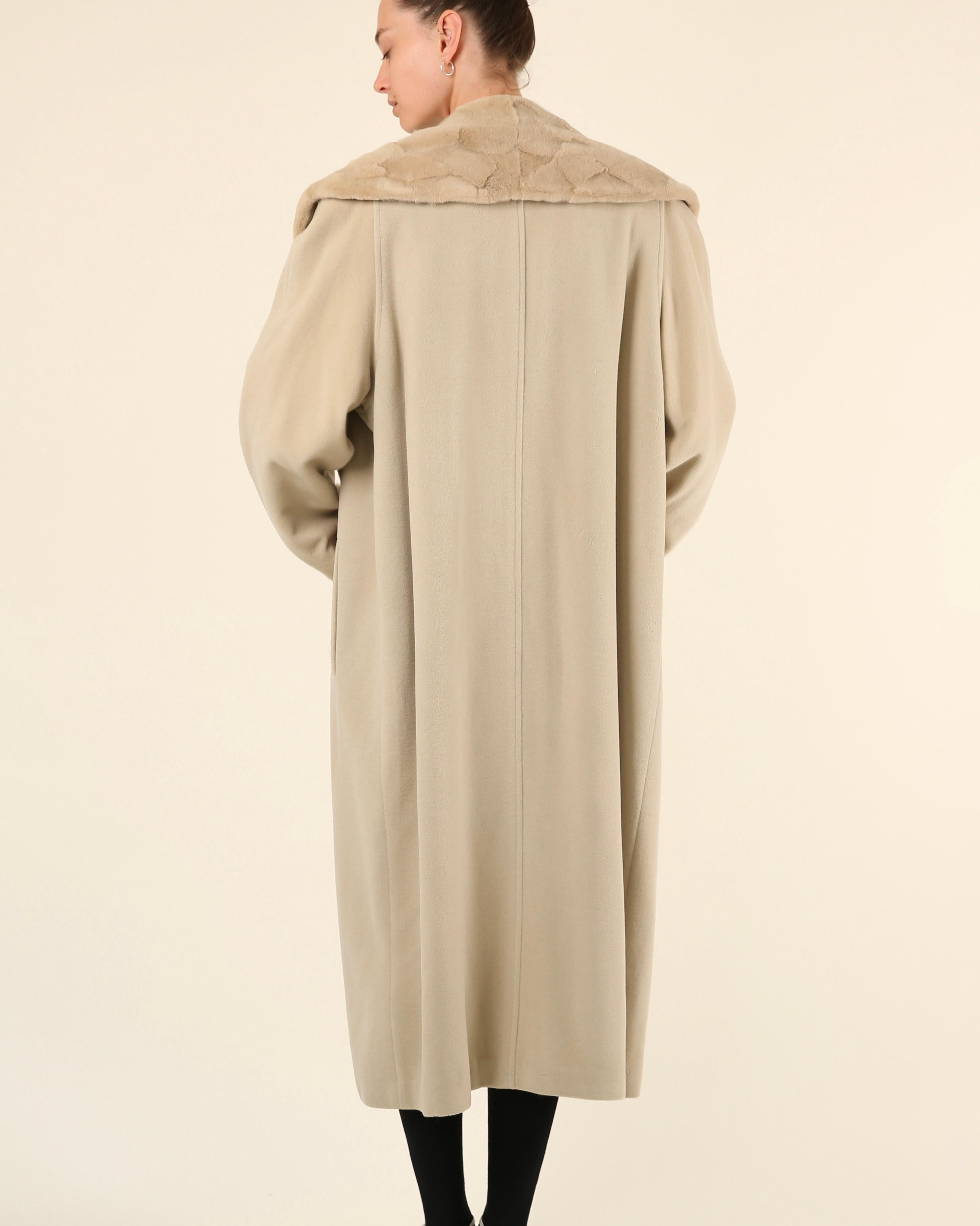Louis Féraud vintage beige fourrure surdimensionnée cachemire laine angora long manteau maxi en vente 8