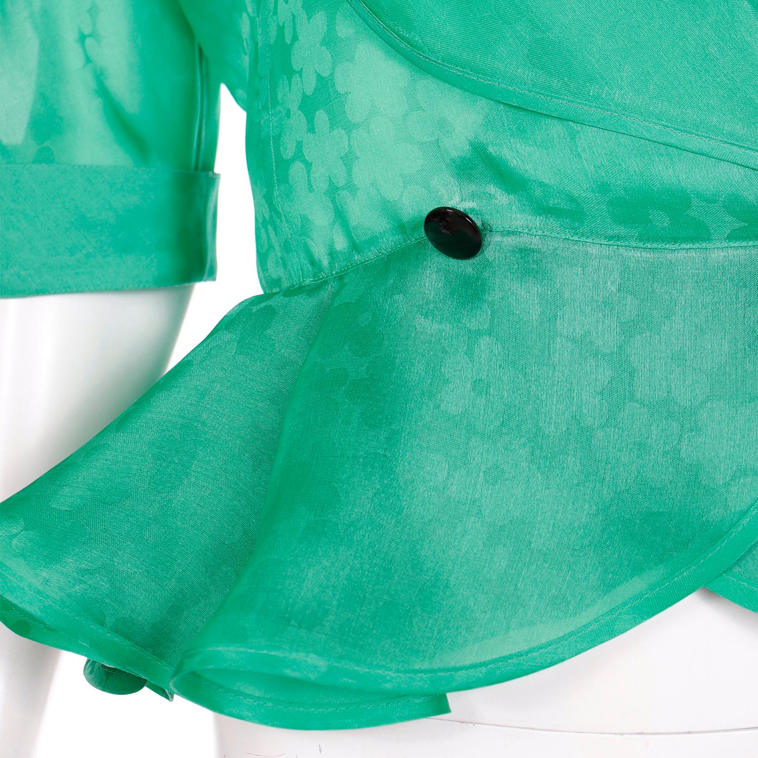 Louis Feraud Vintage Grünes Organza-Blusenoberteil aus Seide mit Schößchen Damen im Angebot