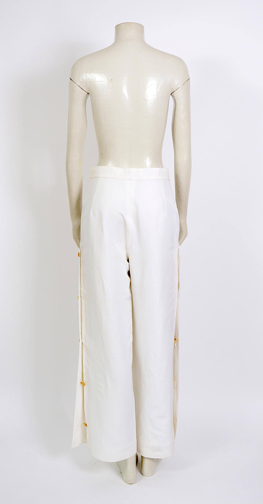 Women's Louis Feraud vintage white linen and gold buttons trousers For Sale