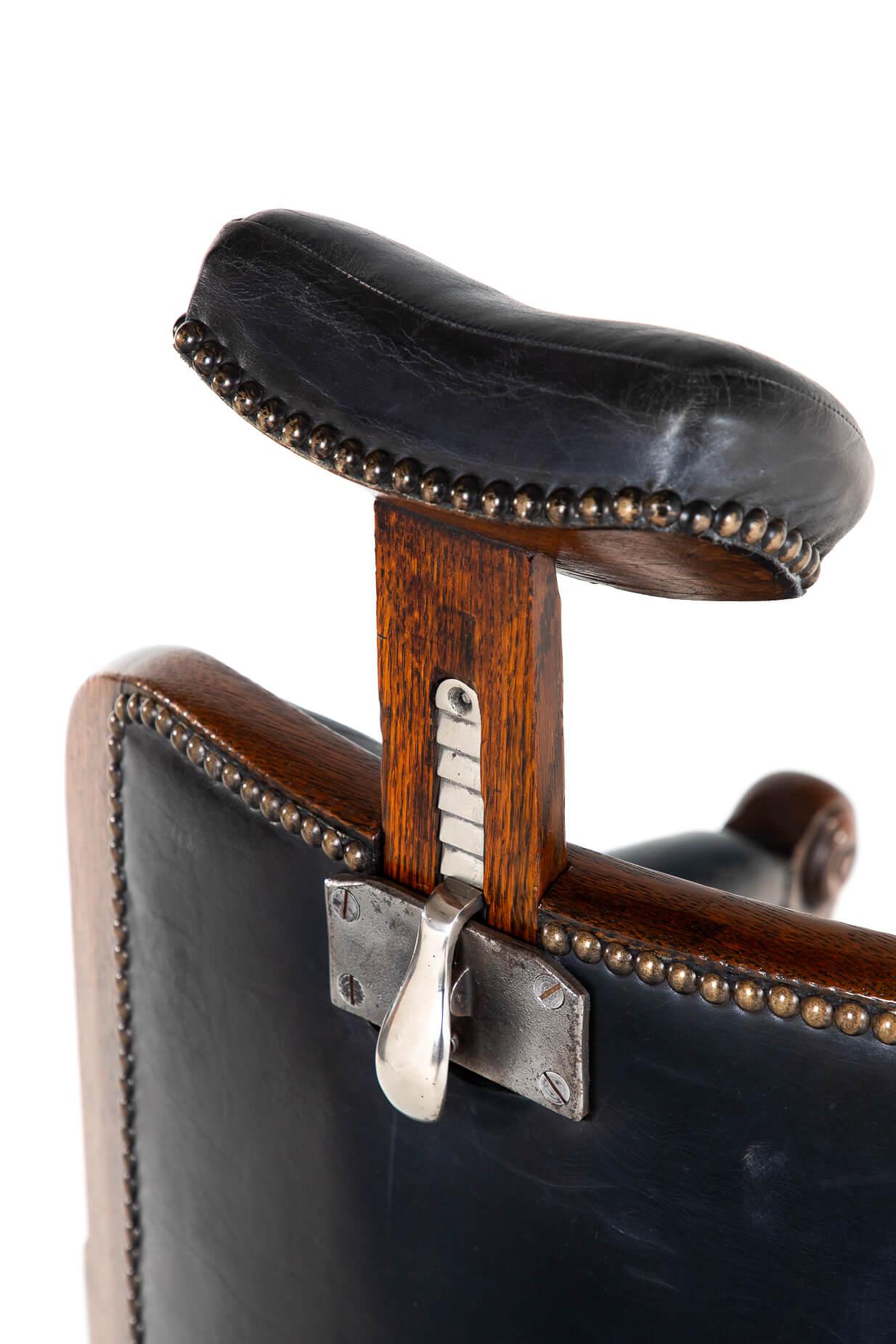 Louis Hanson Independence Barber Chair 2