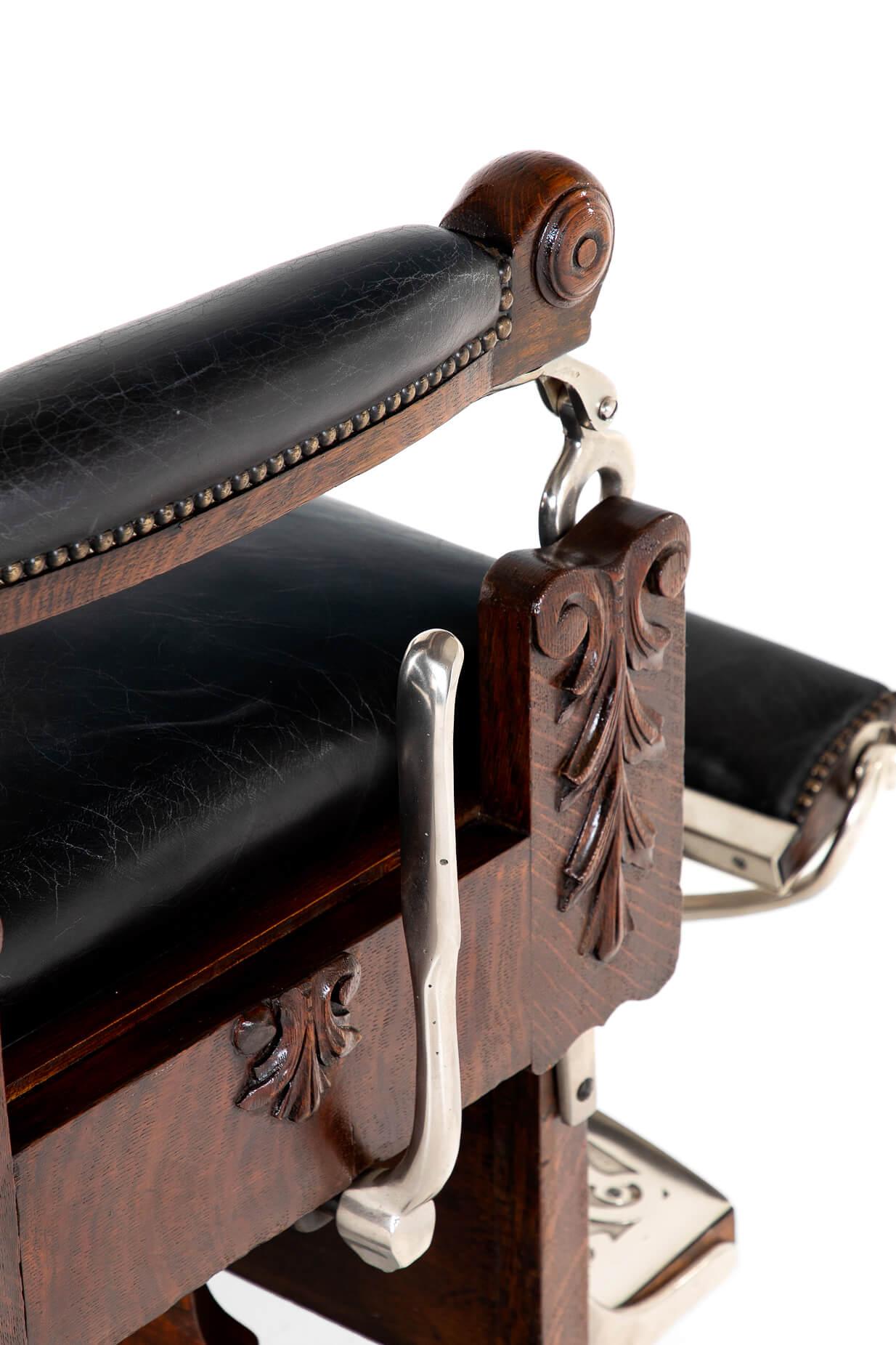 Louis Hanson Independence Barber Chair 5