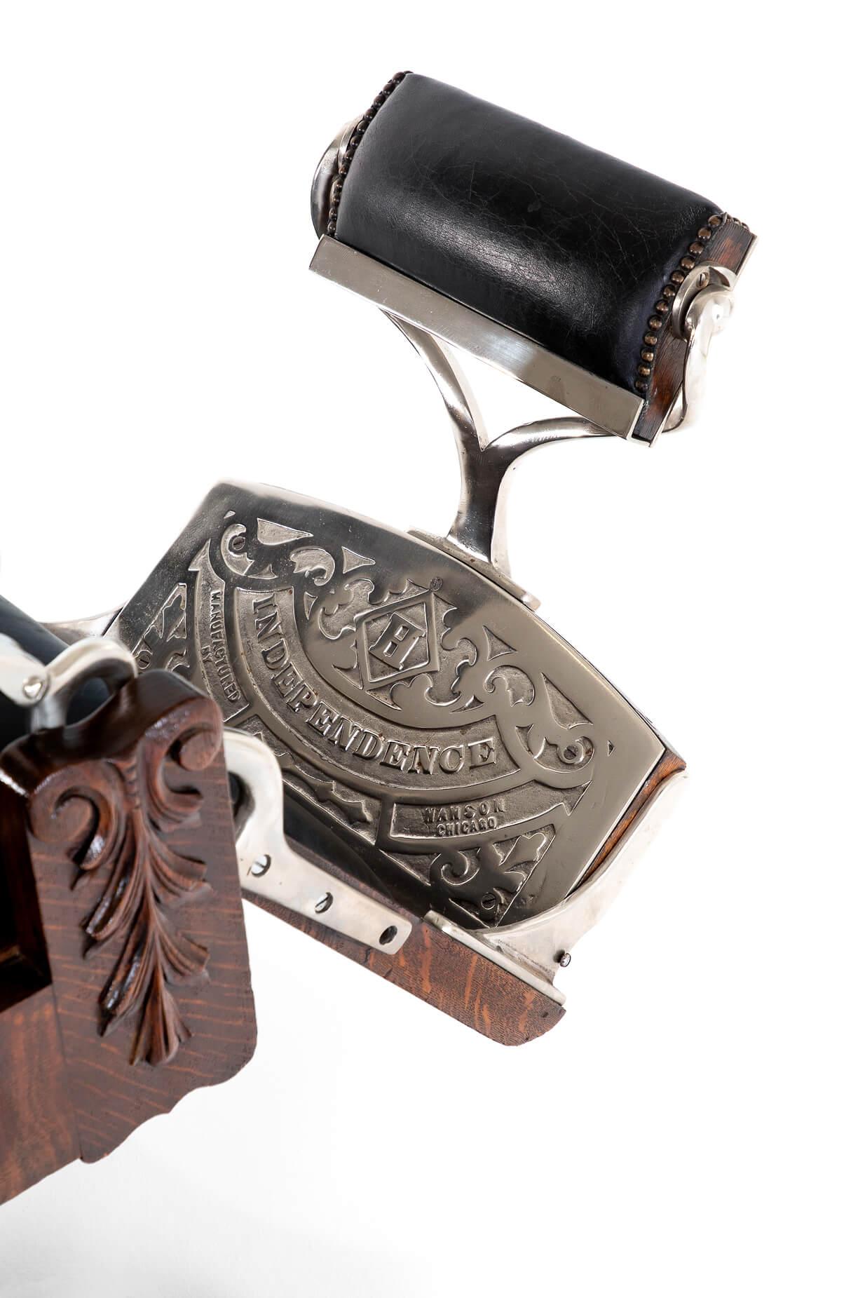 Louis Hanson Independence Barber Chair 8