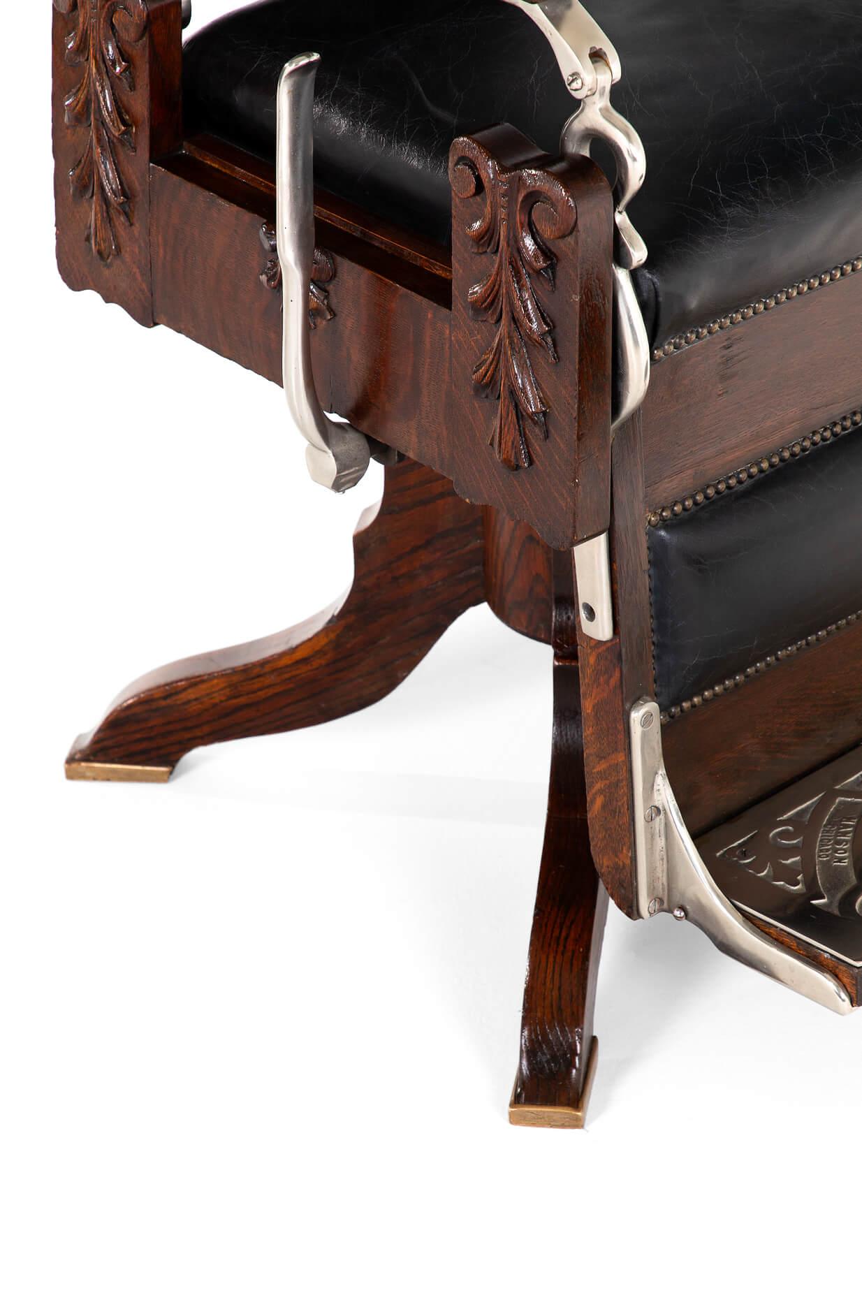 Louis Hanson Independence Barber Chair 10