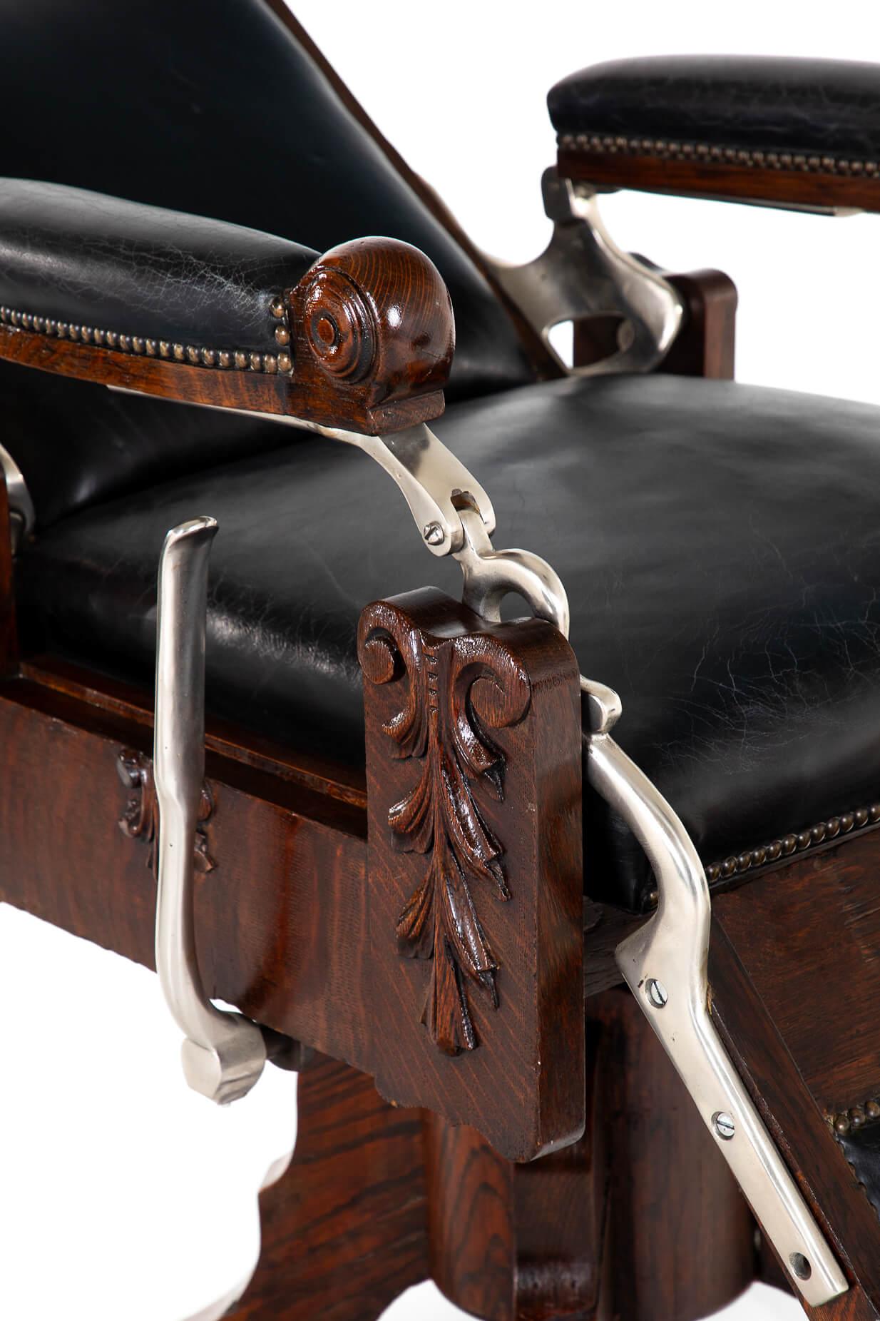 Louis Hanson Independence Barber Chair 11