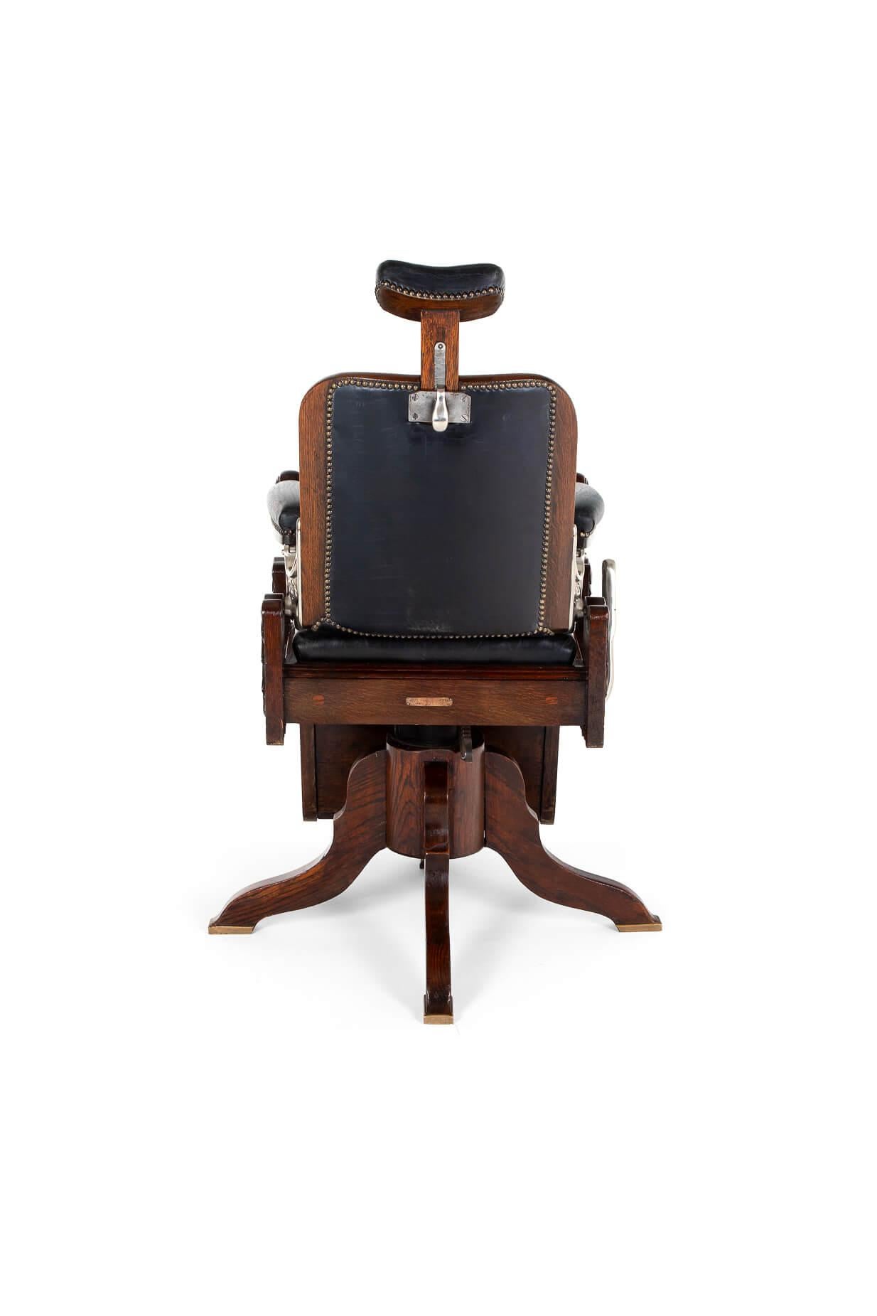 American Louis Hanson Independence Barber Chair