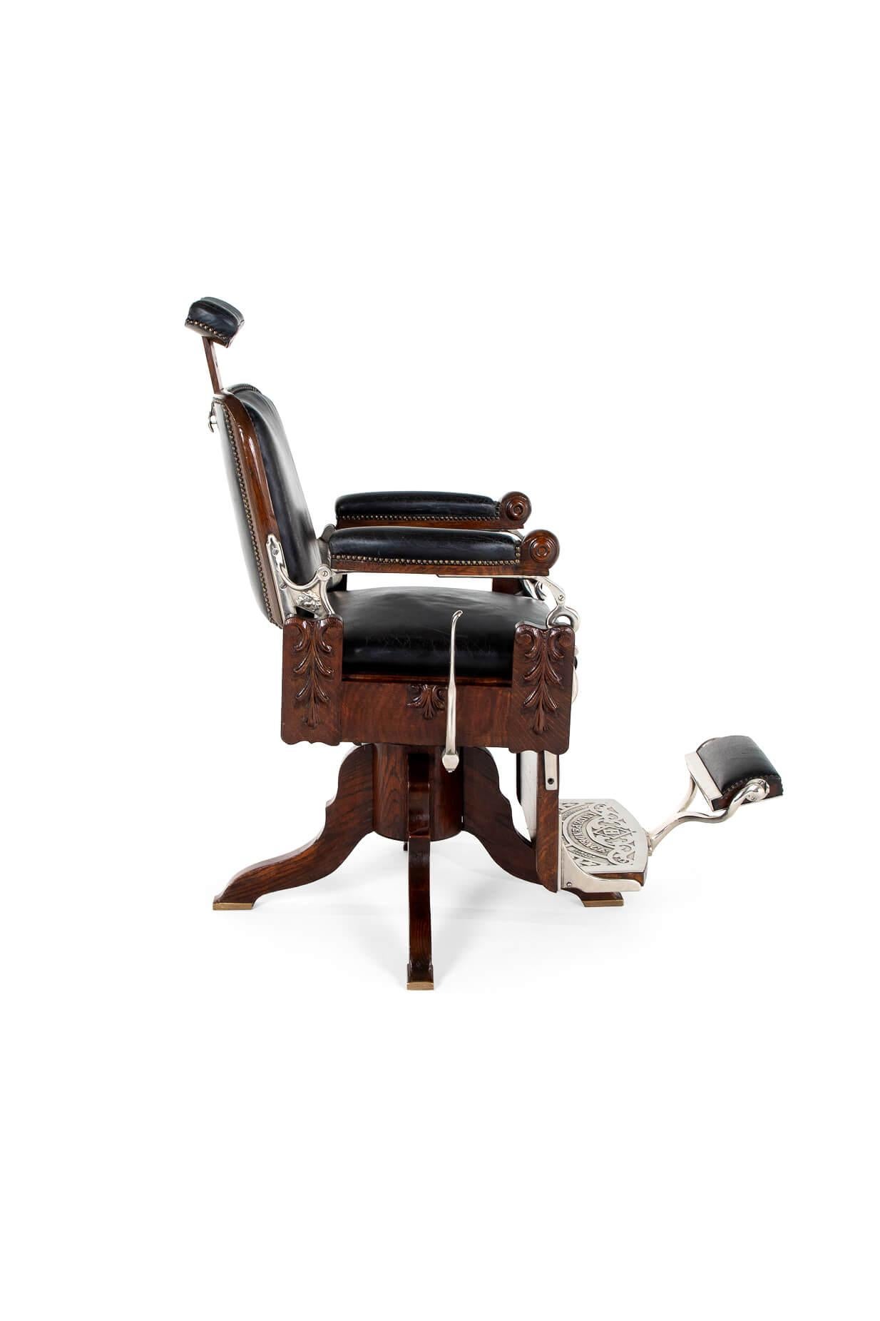 Louis Hanson Independence Barber Chair In Excellent Condition In Faversham, GB