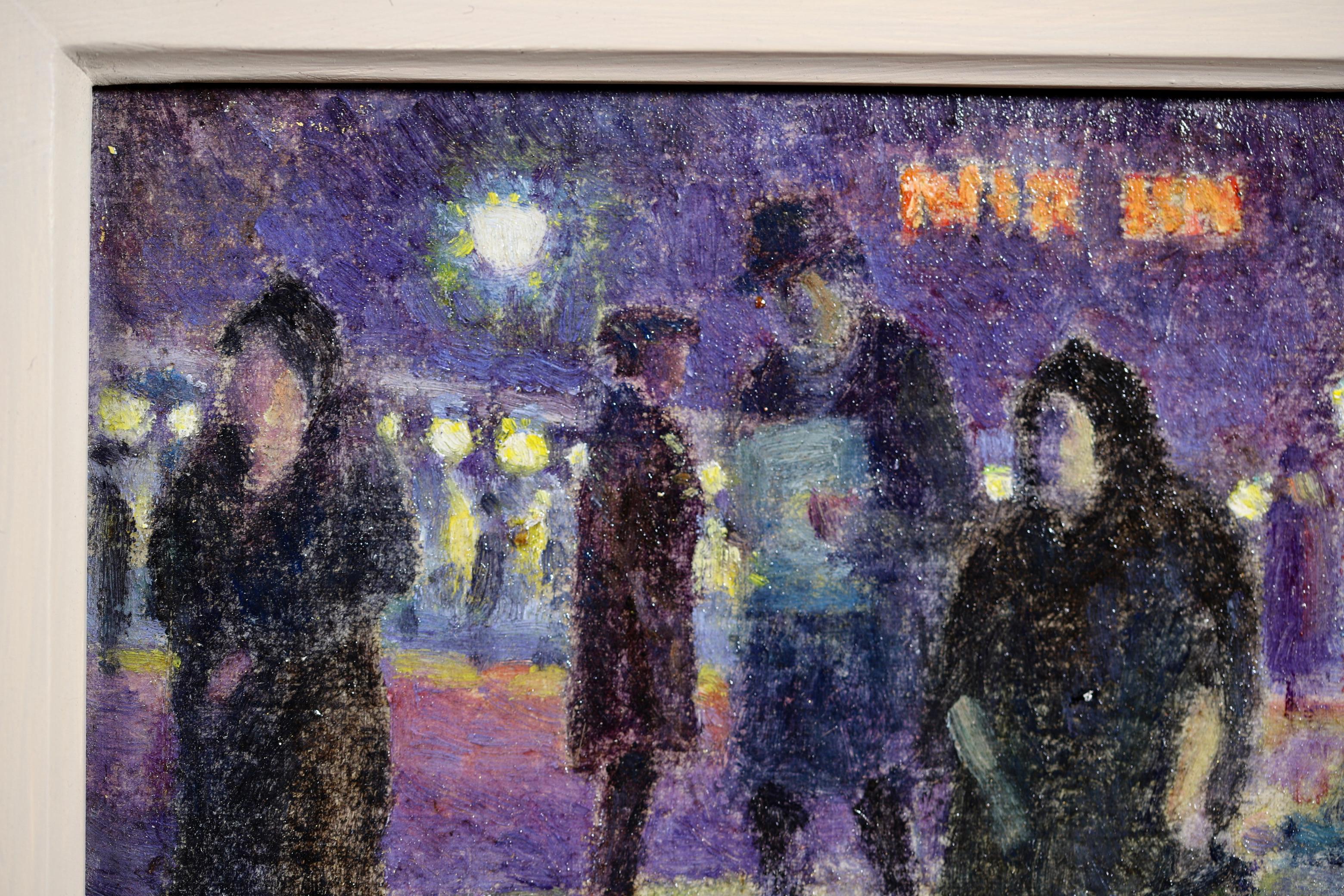 La soirée à Paris - Huile du 20e siècle, Figures dans un paysage urbain la nuit - Louis Hayet en vente 2