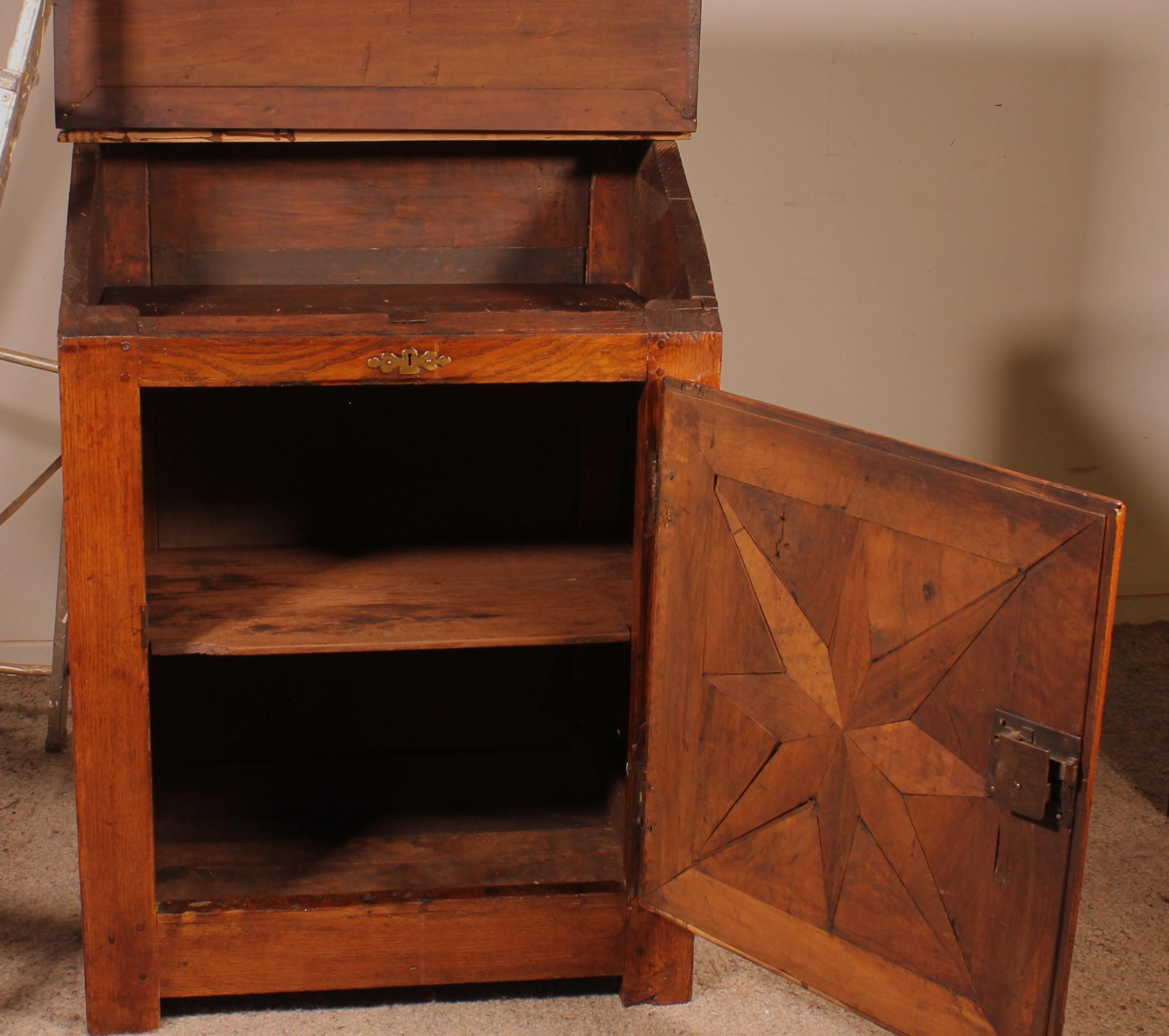French Louis III Oratory In Walnut - 17th Century For Sale