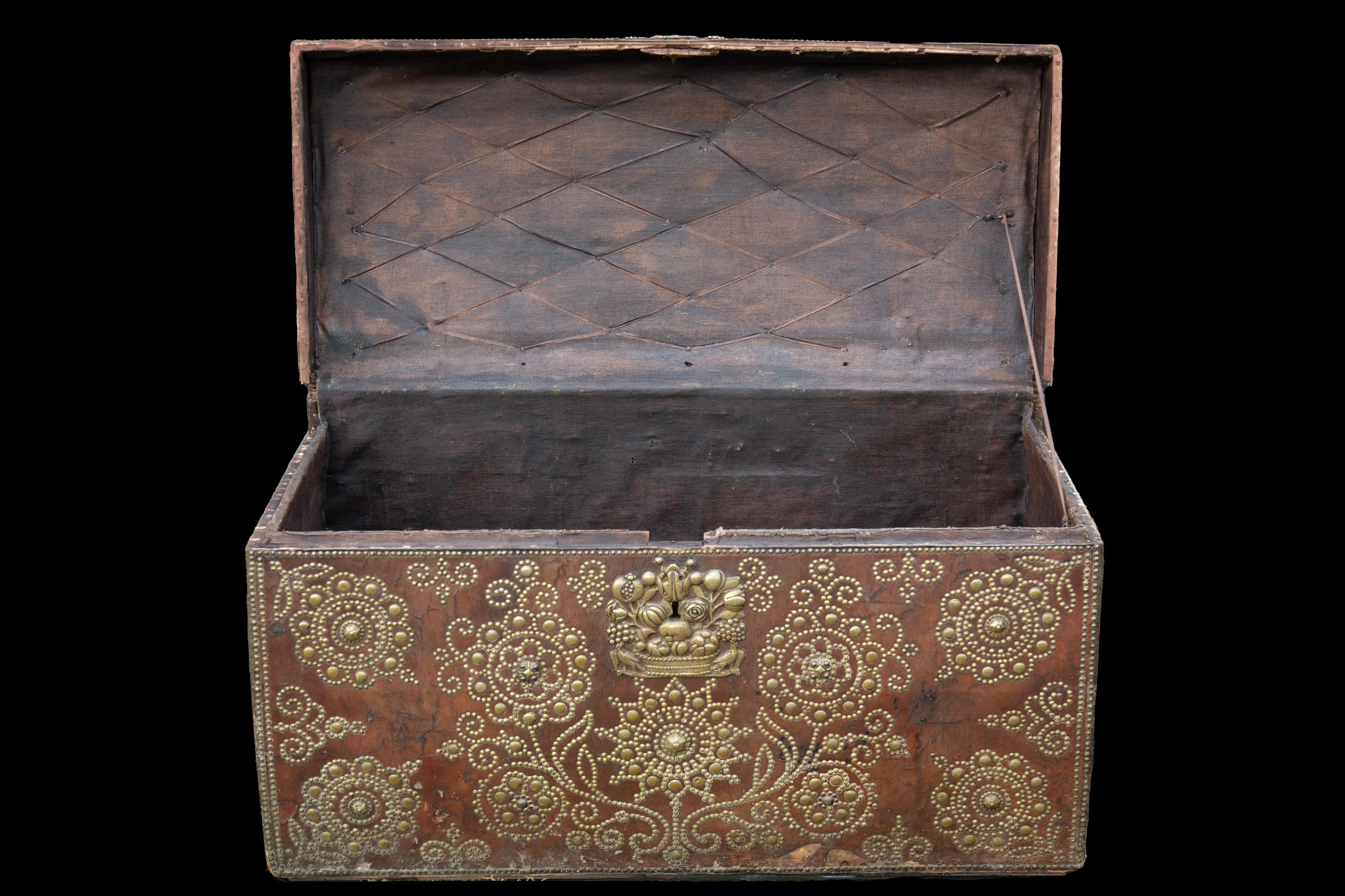 Louis IV 18th Century French Studded Leather Trunk / Chest For Sale 4