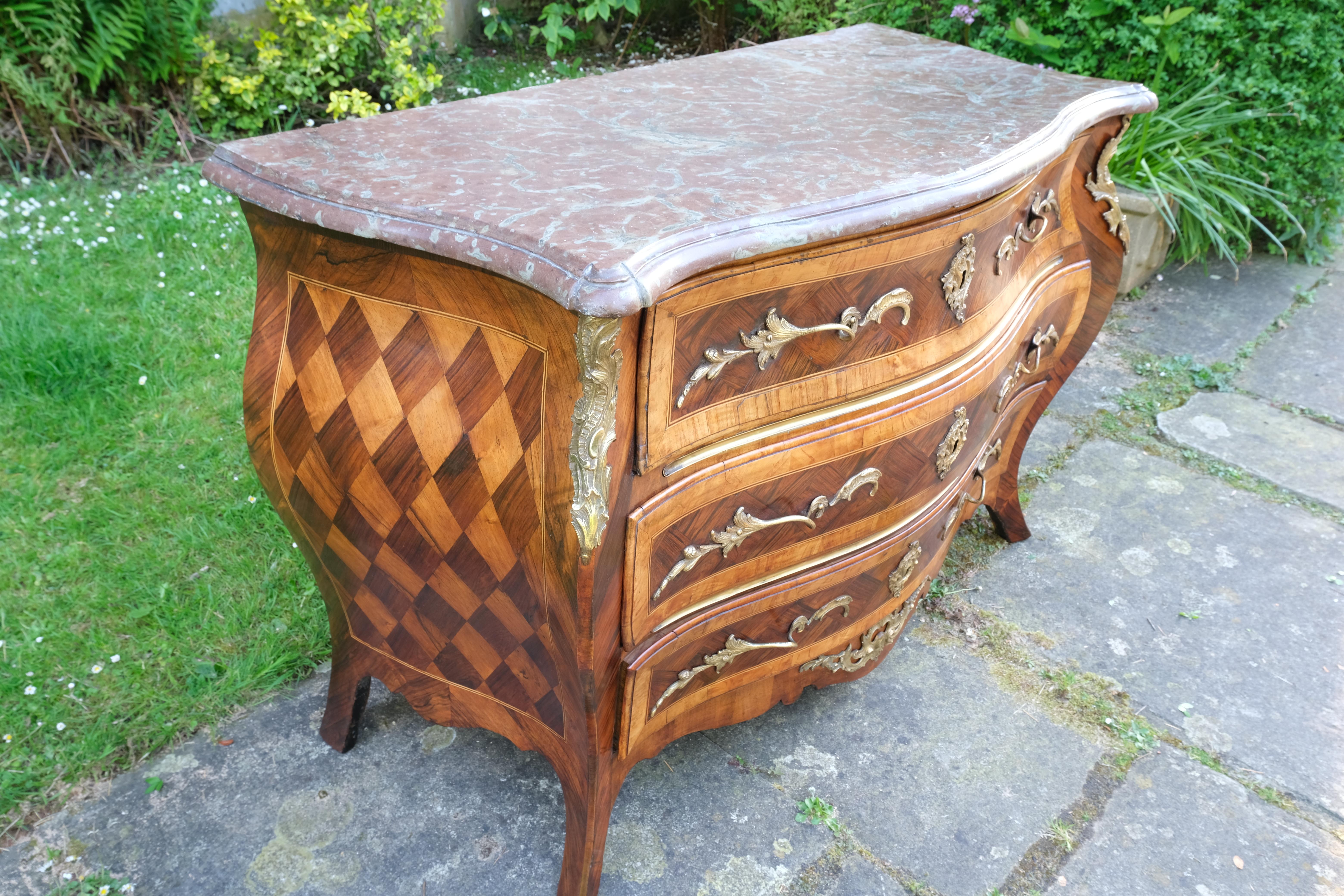 Louis IV commode/ chest of drawers In Good Condition For Sale In Cheltenham, GB
