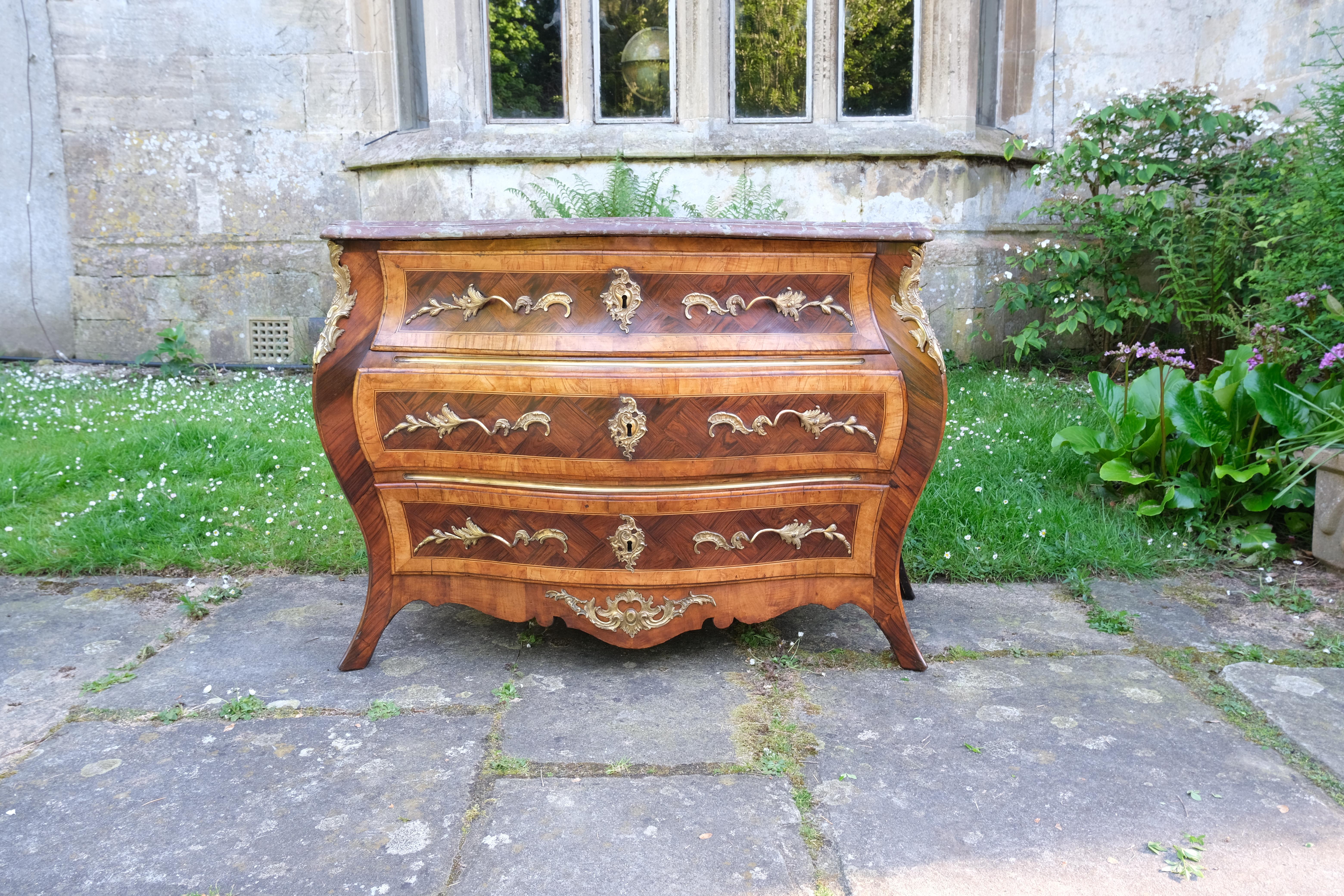 Walnut Louis IV commode/ chest of drawers For Sale