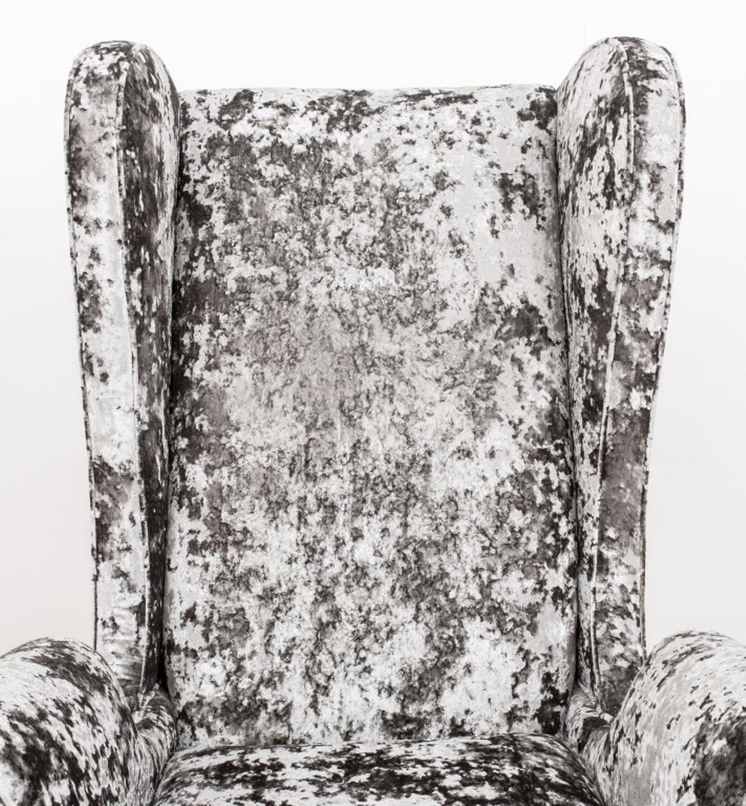 Moderne Louis J. Solomon Upholstered Lounge Wing Chair en vente