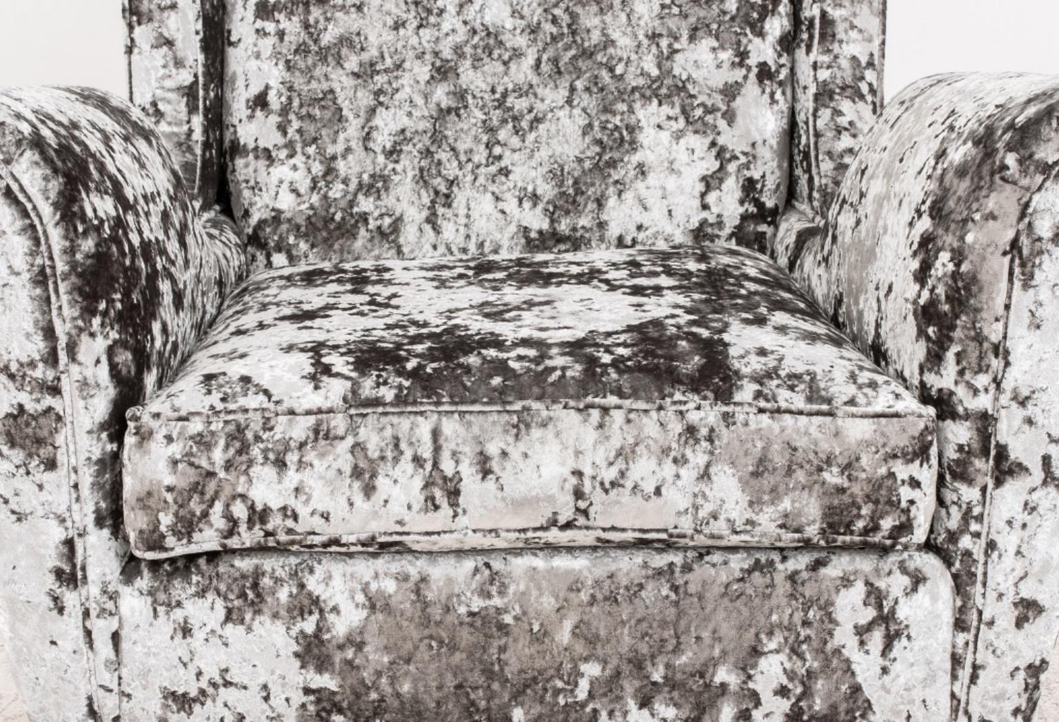 Louis J. Solomon Upholstered Lounge Wing Chair Bon état - En vente à New York, NY