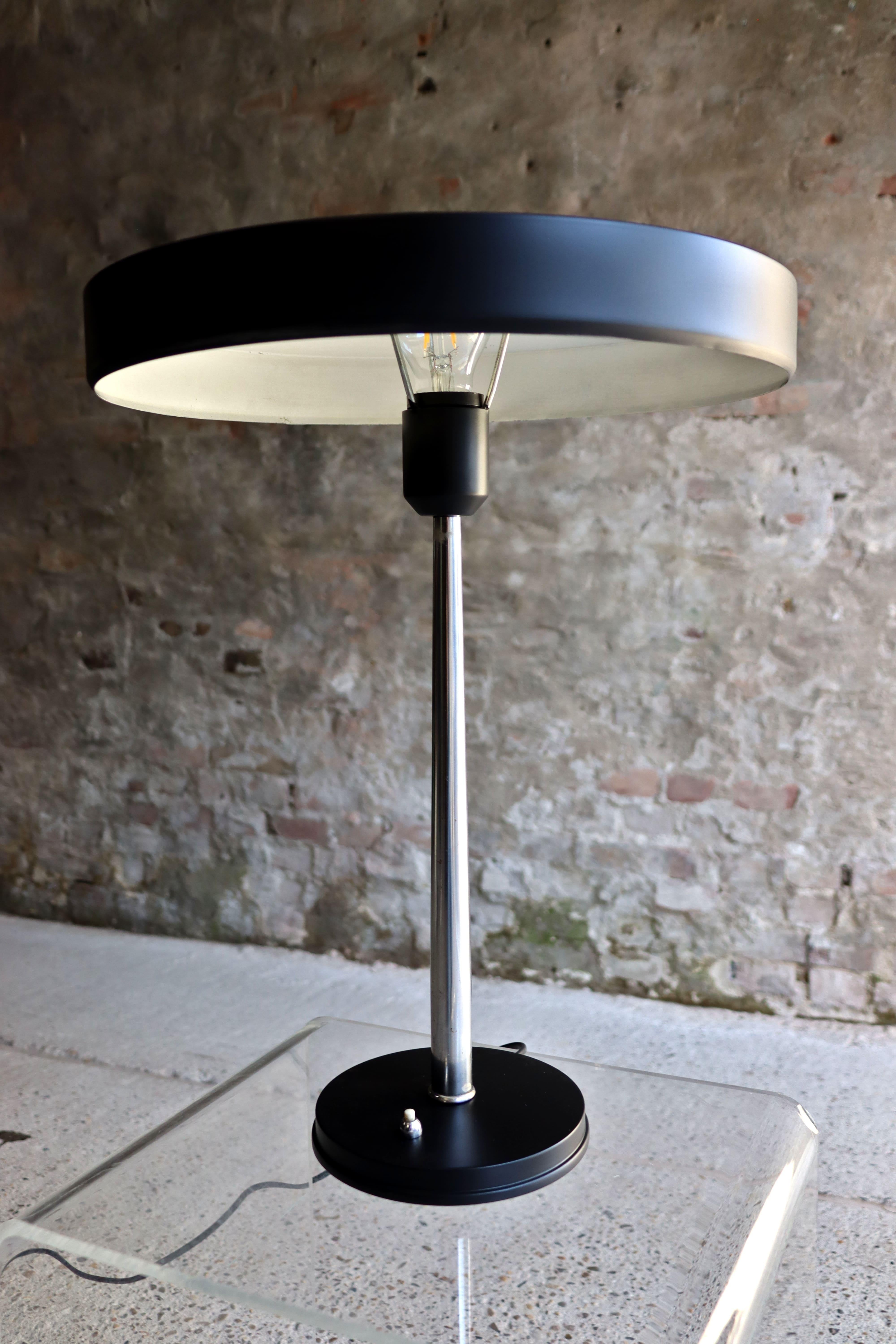 Louis Kalff – Major – Timur – Table Lamp – Philips – 1960s In Good Condition For Sale In NIEUWKUIJK, NB