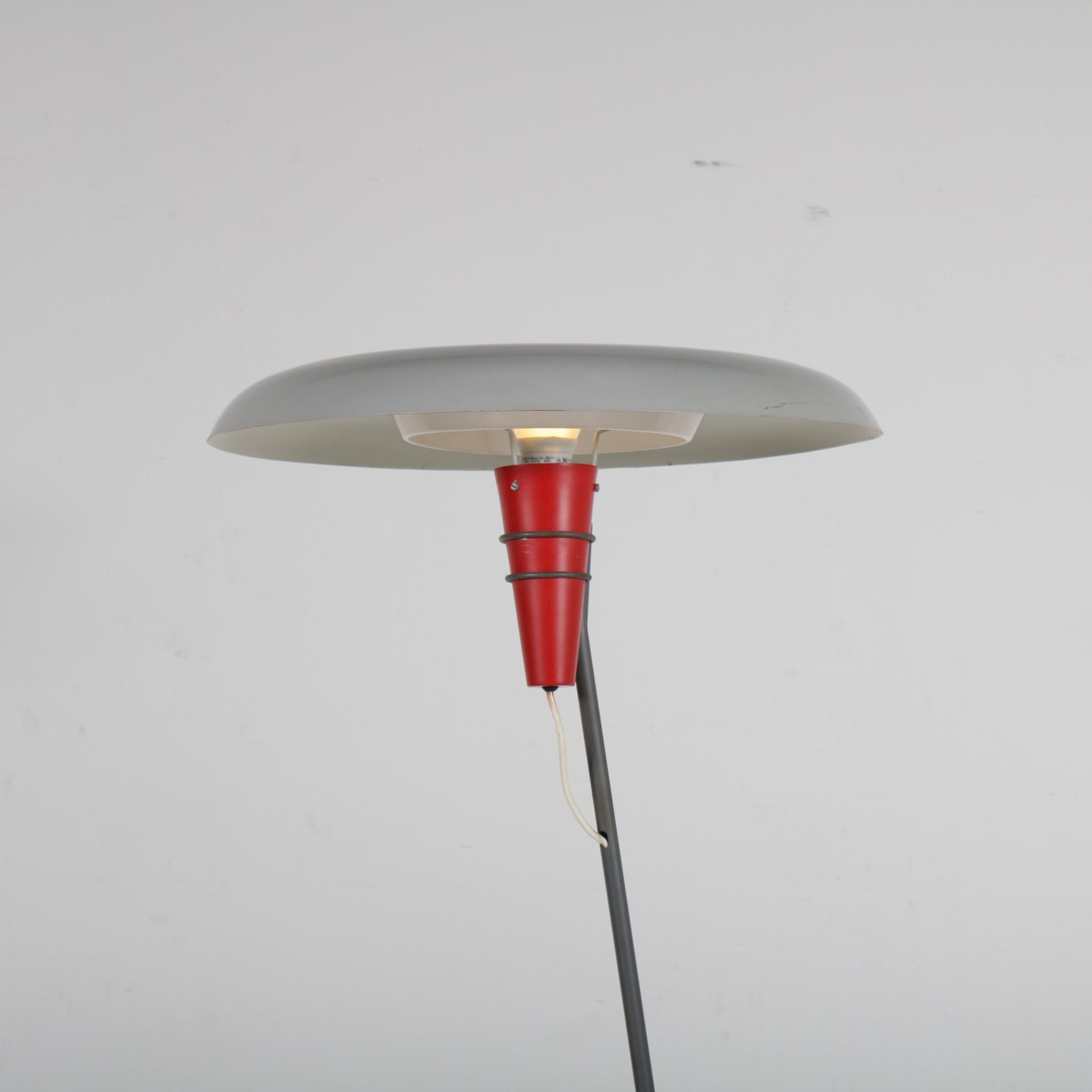 Louis Kalff “NX38” Floor Lamp for Philips, Netherlands 1950 In Good Condition For Sale In Amsterdam, NL