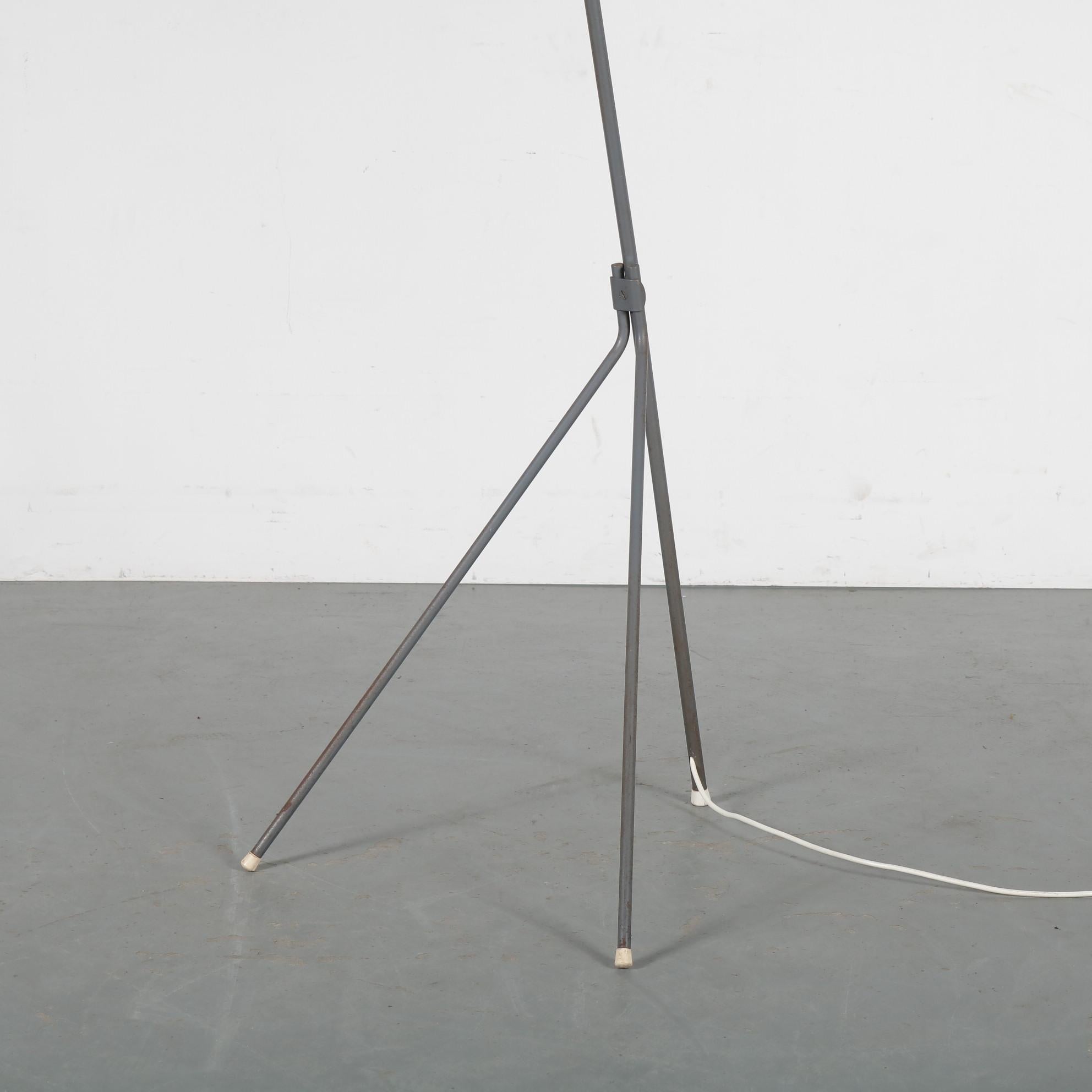 Milieu du XVIIe siècle Lampadaire Louis Kalff NX38 pour Philips, Pays-Bas, 1950 en vente