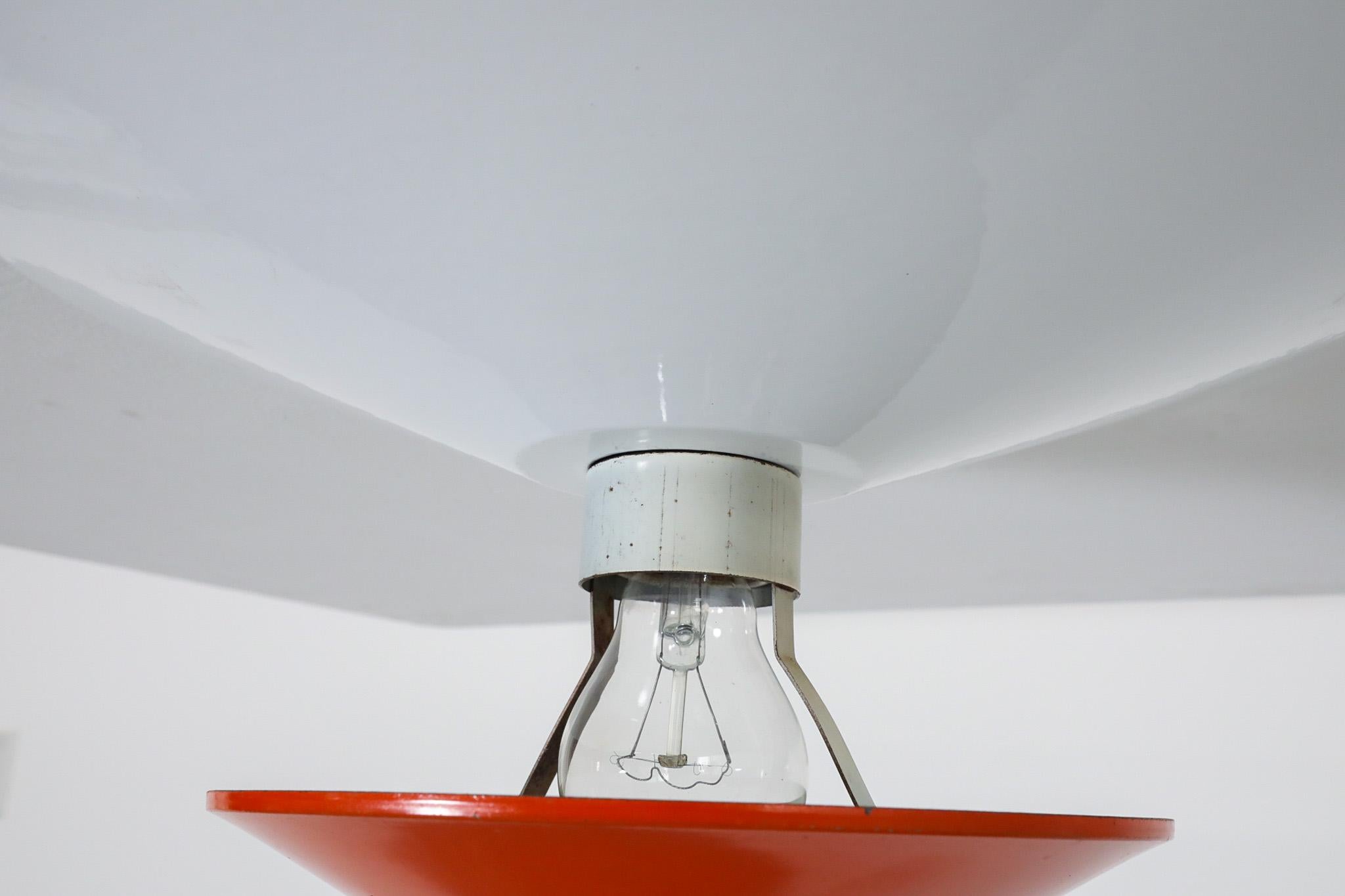 Louis Kalff Deckenrondelle aus emailliertem Metall in leuchtendem Rot und Weiß für Philips im Angebot 3
