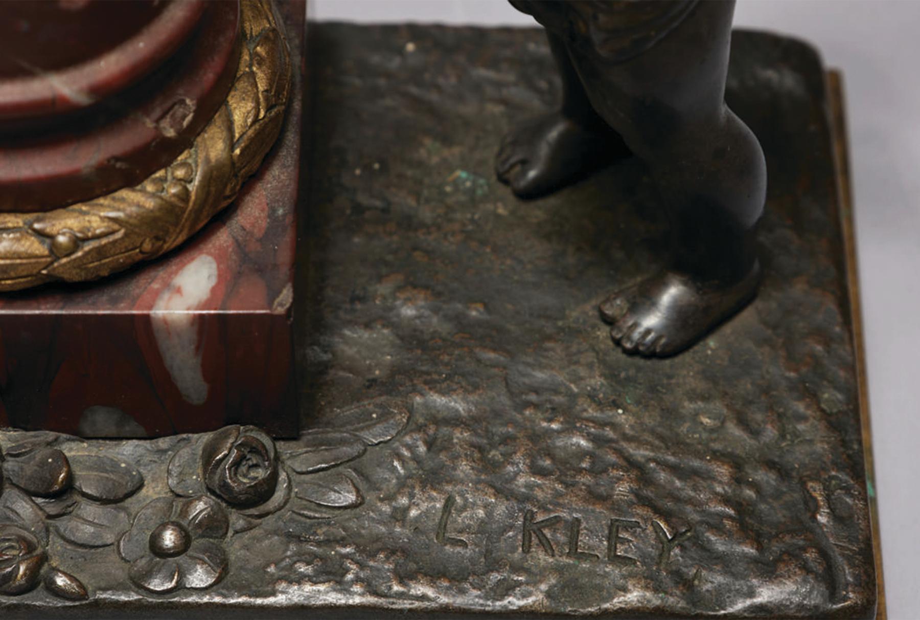 Bronzo e marmo del XIX secolo con ragazzo con lucertola e colonna in vendita 1