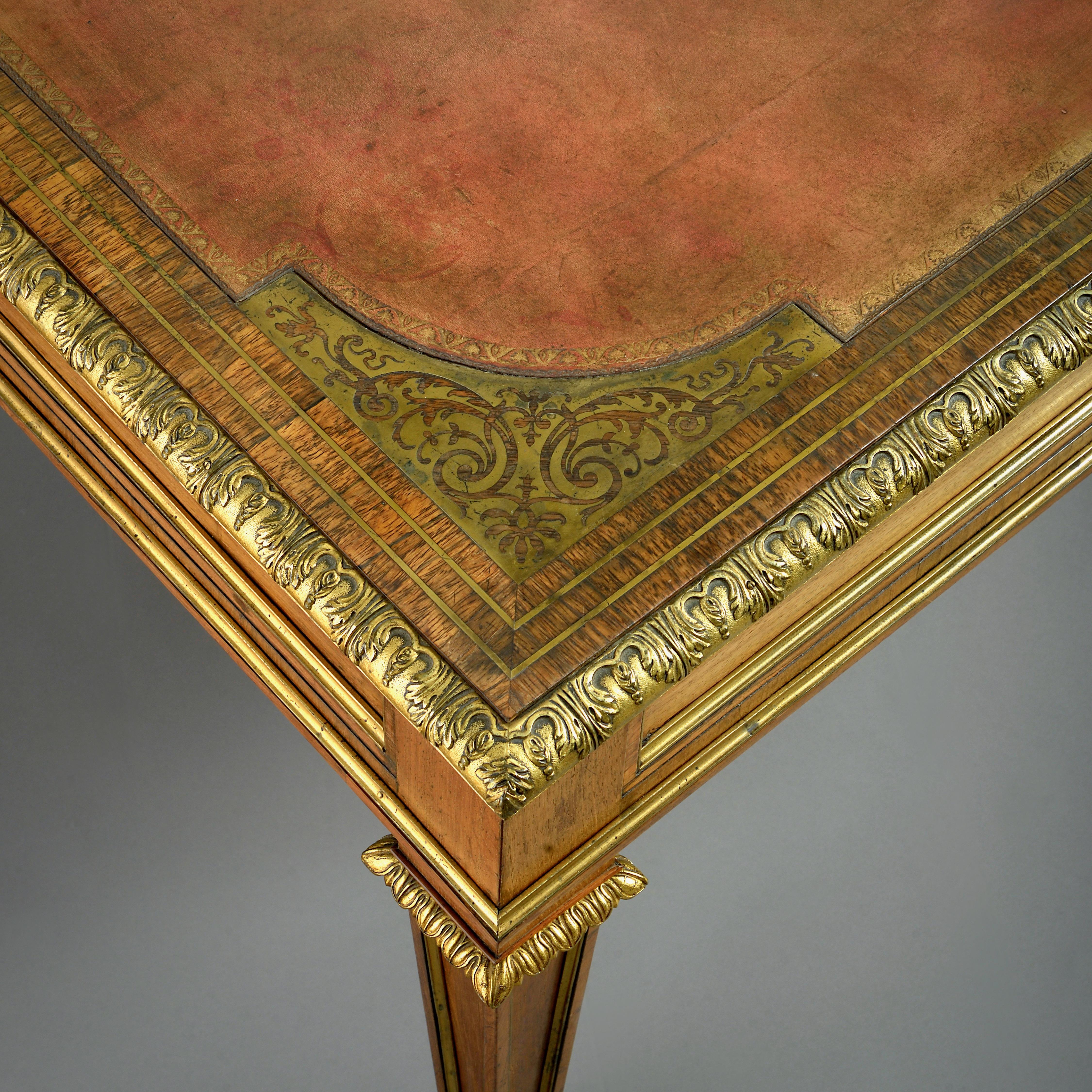 Bois de rose Table à écrire Louis Le Gaigneur en vente
