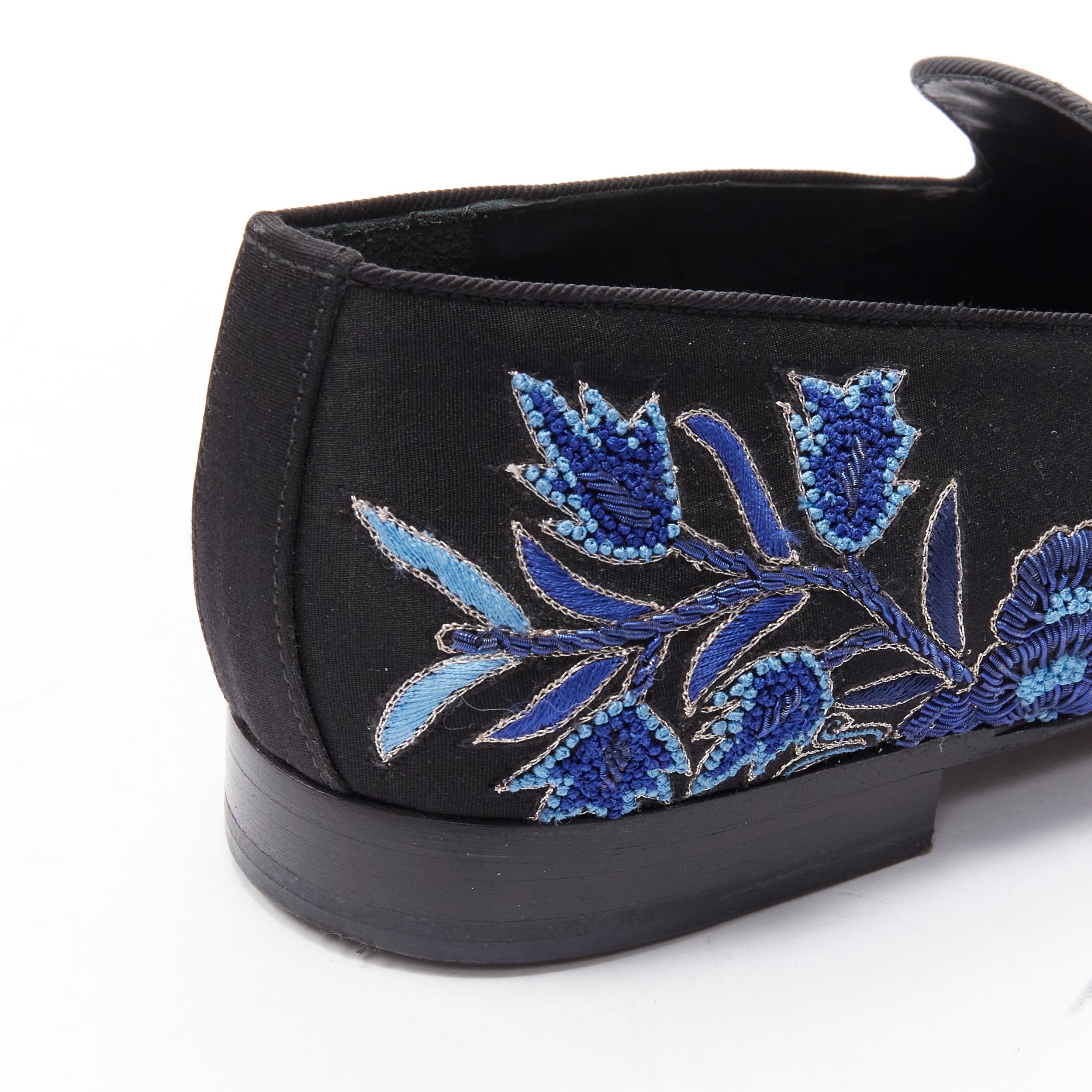 Mocassins de soirée Louis Leeman en satin noir avec broderie florale bleue taille EU 42 US 9 en vente 4