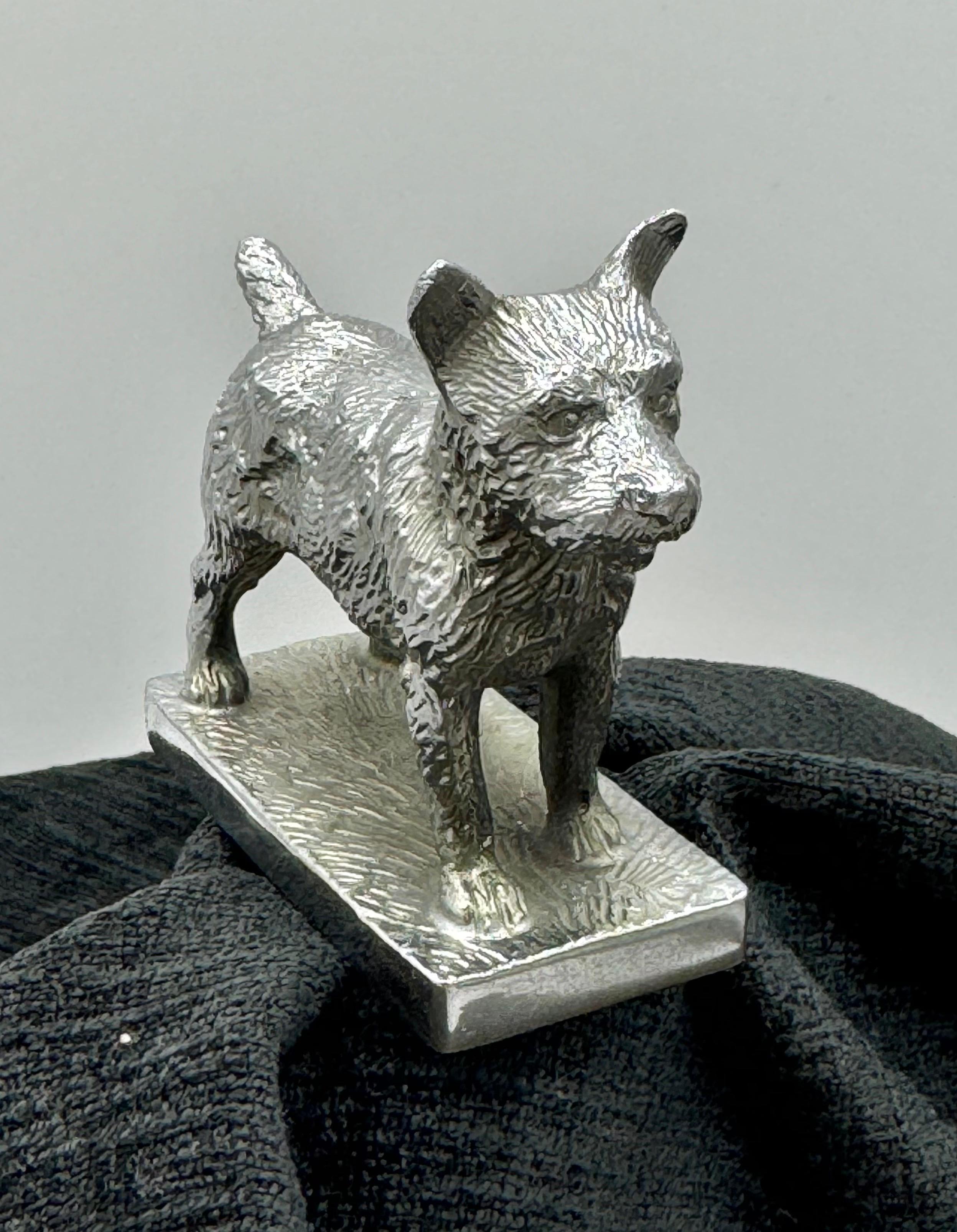 Louis Lejeune Norwich Terrier Kapuze Ornament (Englisch) im Angebot
