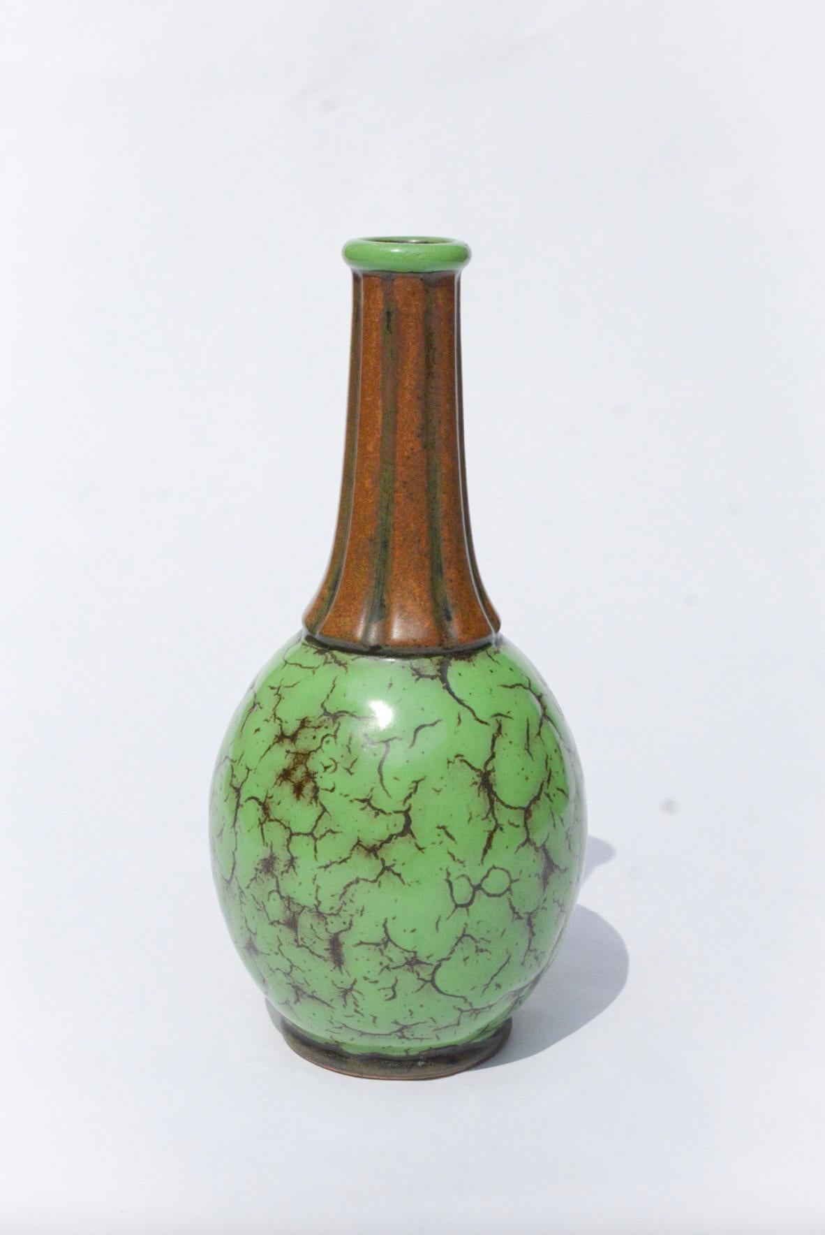 Francese Vaso elegante francese Art Deco di Louis Lourioux in vendita