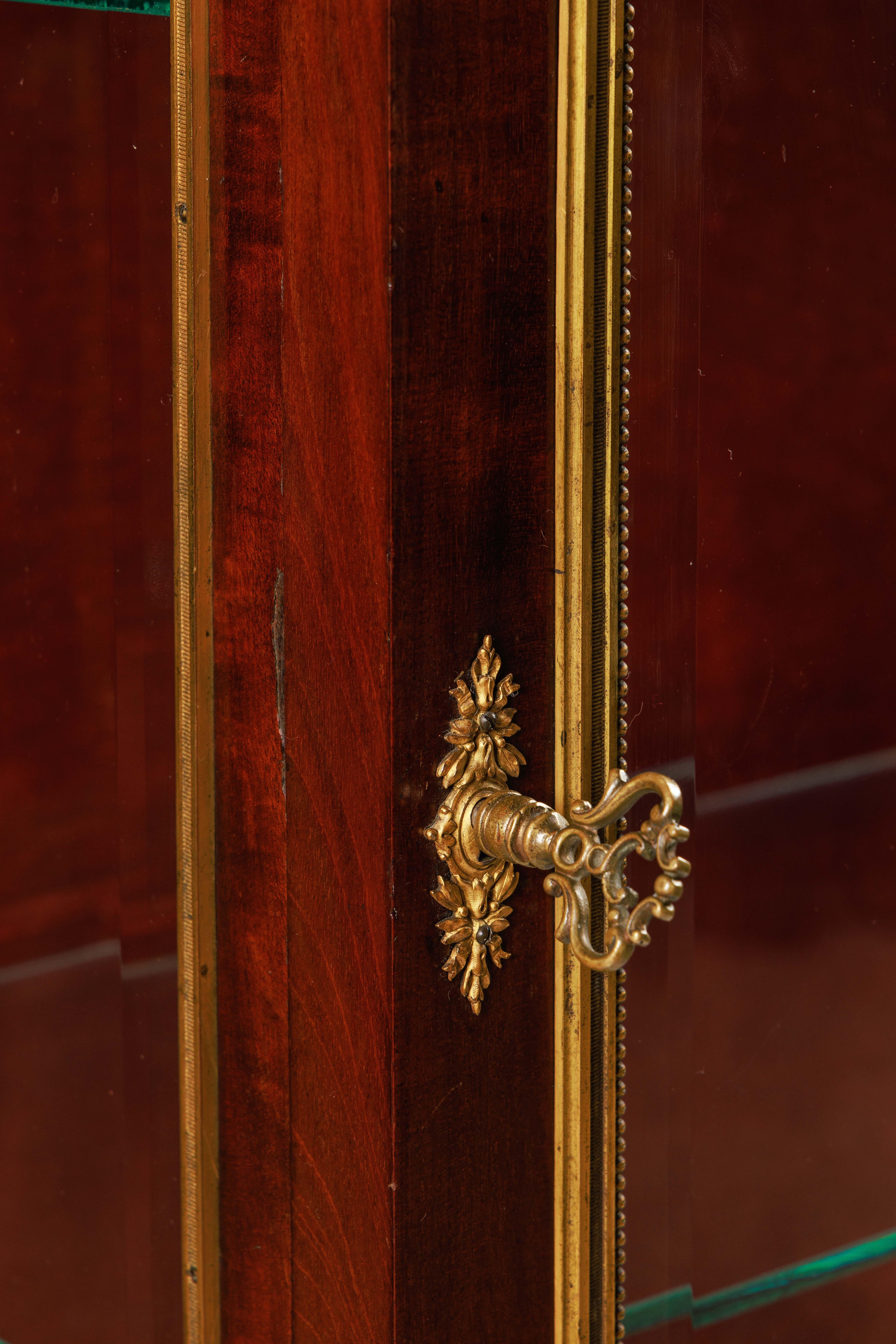 Louis Majorelle, an Exceptional Quality French Ormolu and Vernis Martin Vitrine For Sale 3