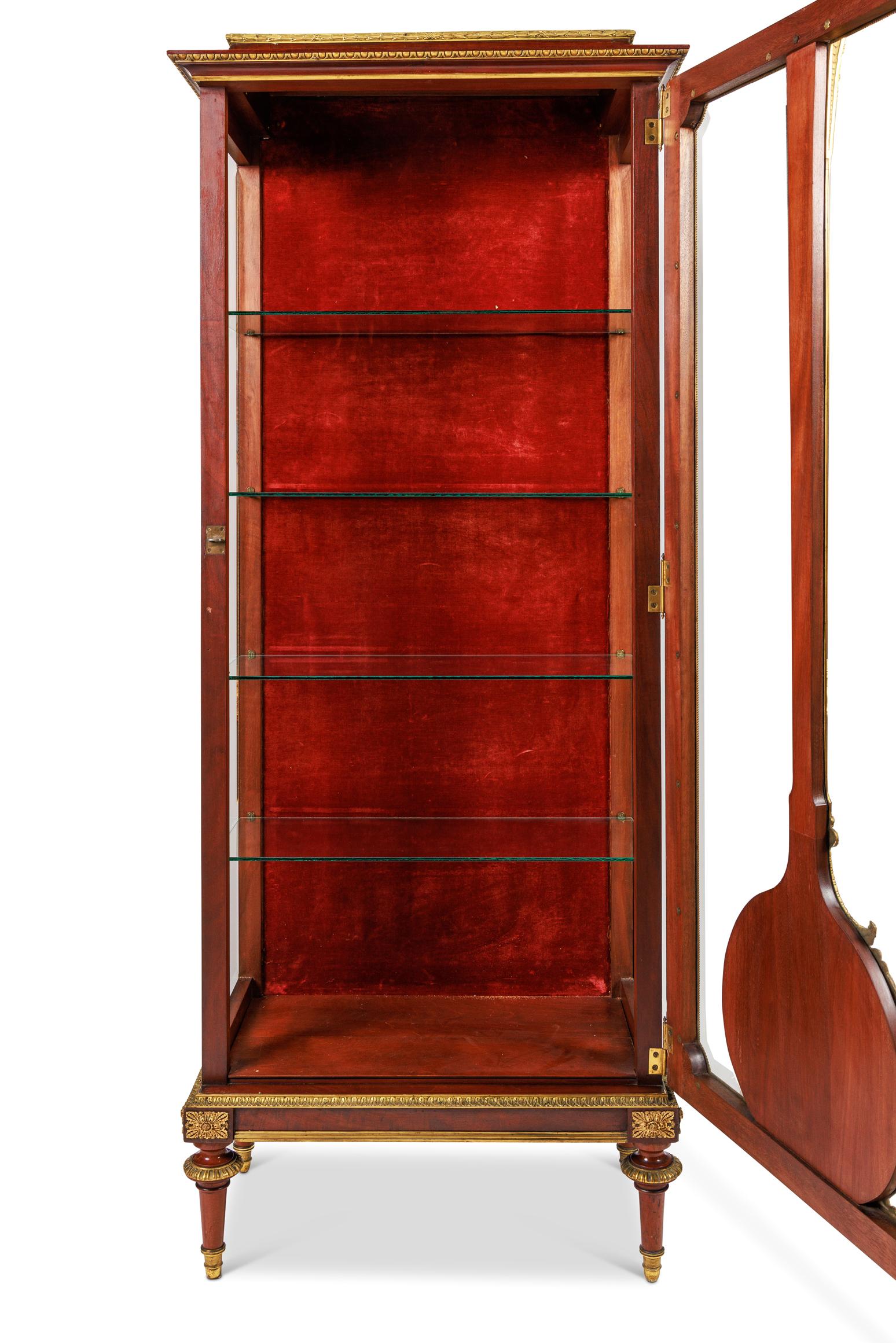 Louis Majorelle, an Exceptional Quality French Ormolu and Vernis Martin Vitrine For Sale 10