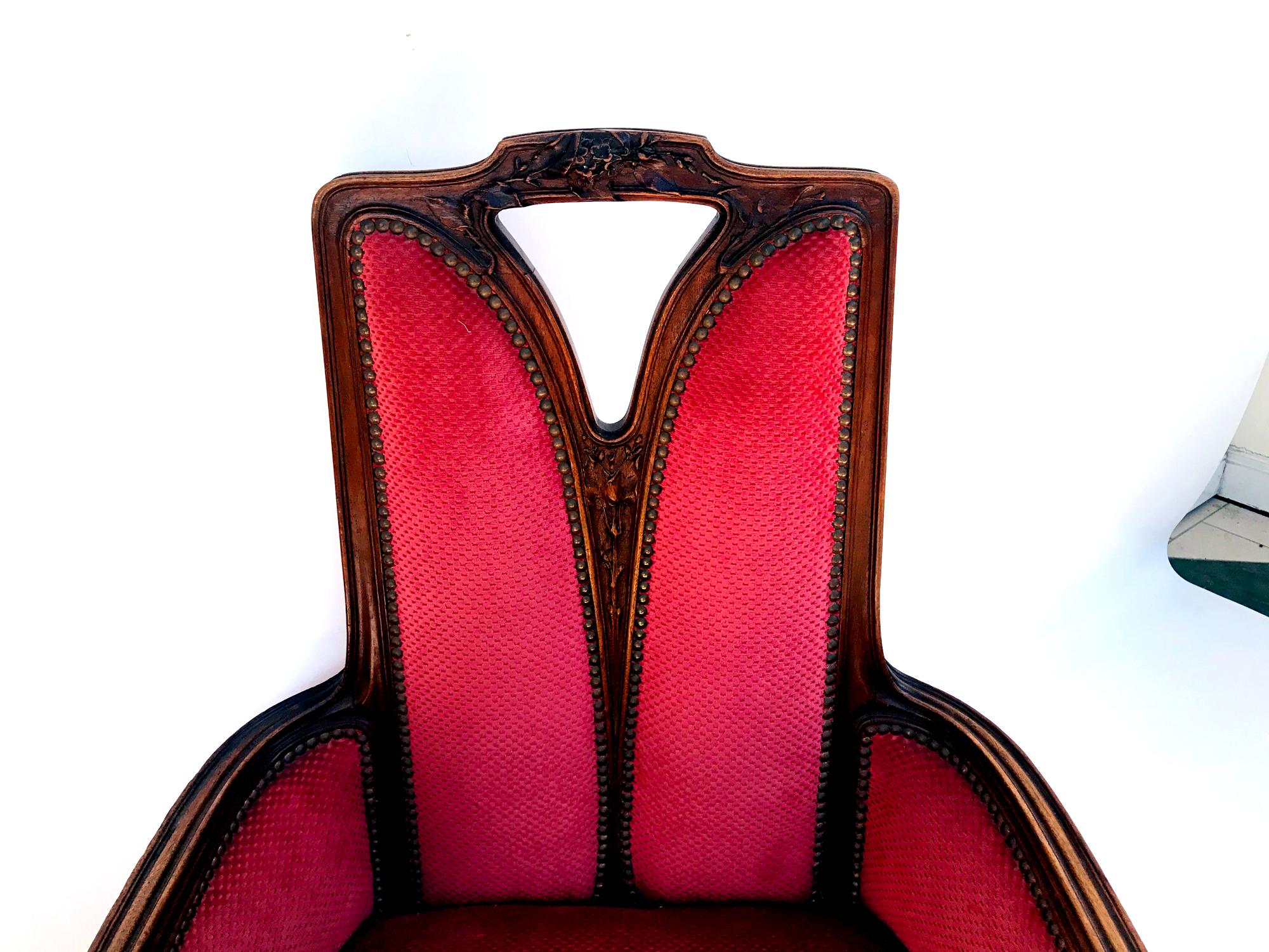 Louis Majorelle - Art Nouveau Armchair, Ecole de Nancy, circa 1900. Made of walnut.

Very finely designed frame with floral relief carvings. Fine and very time typical lines, a seat furniture in highest quality.

Louis Majorelle (1859-1926) is