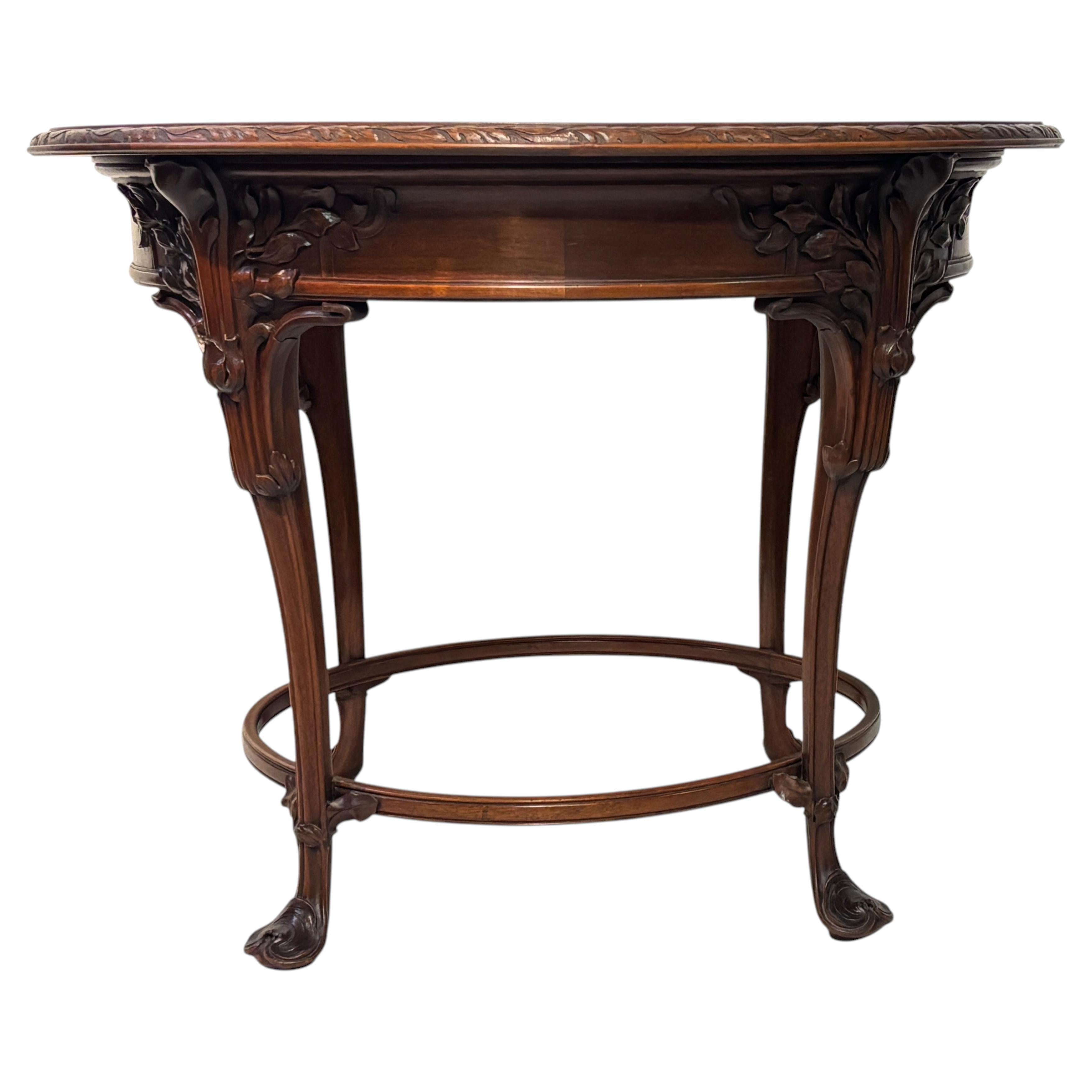 Table basse Art nouveau en acajou de Louis Majorelle, France, vers 1900
