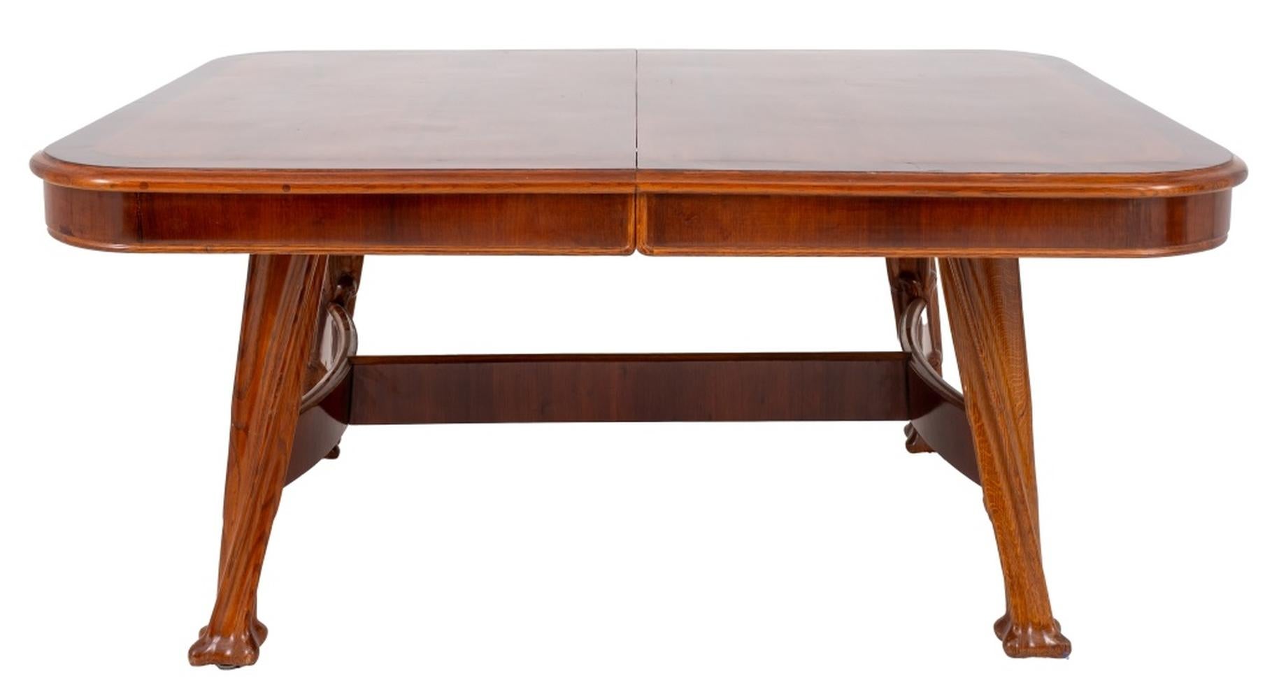 Table de salle à manger Louis Majorelle Art Nouveau en acajou et frêne, avec deux rallonges modernes, non signée. Étendue : 29