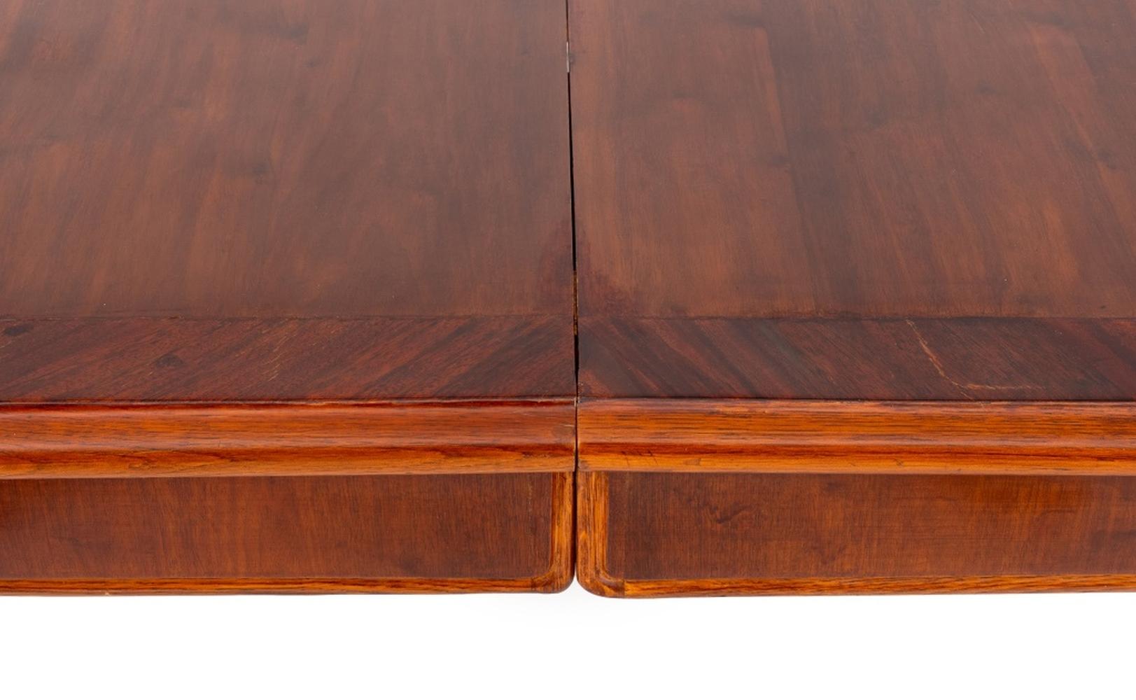 Français Table de salle à manger Art Nouveau Louis Majorelle en acajou en vente