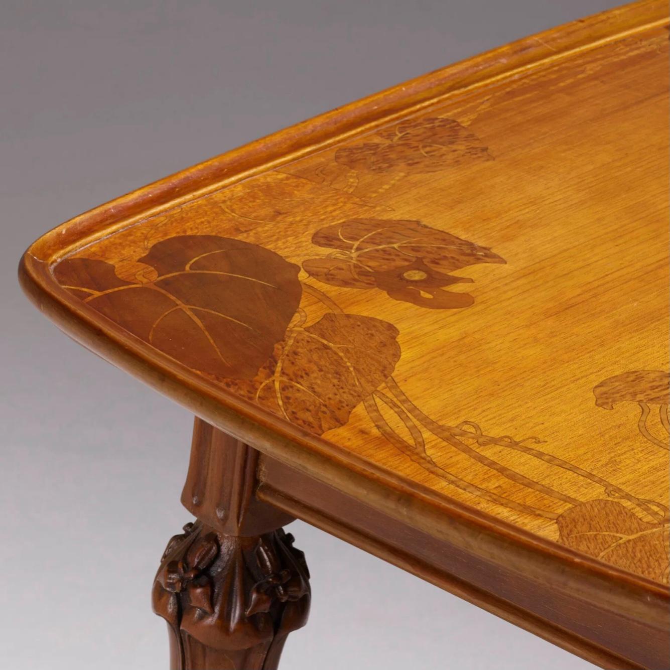 Louis Majorelle, Art nouveau-Schreibtisch mit Intarsien und geschnitzten Schnitzereien im Angebot 1